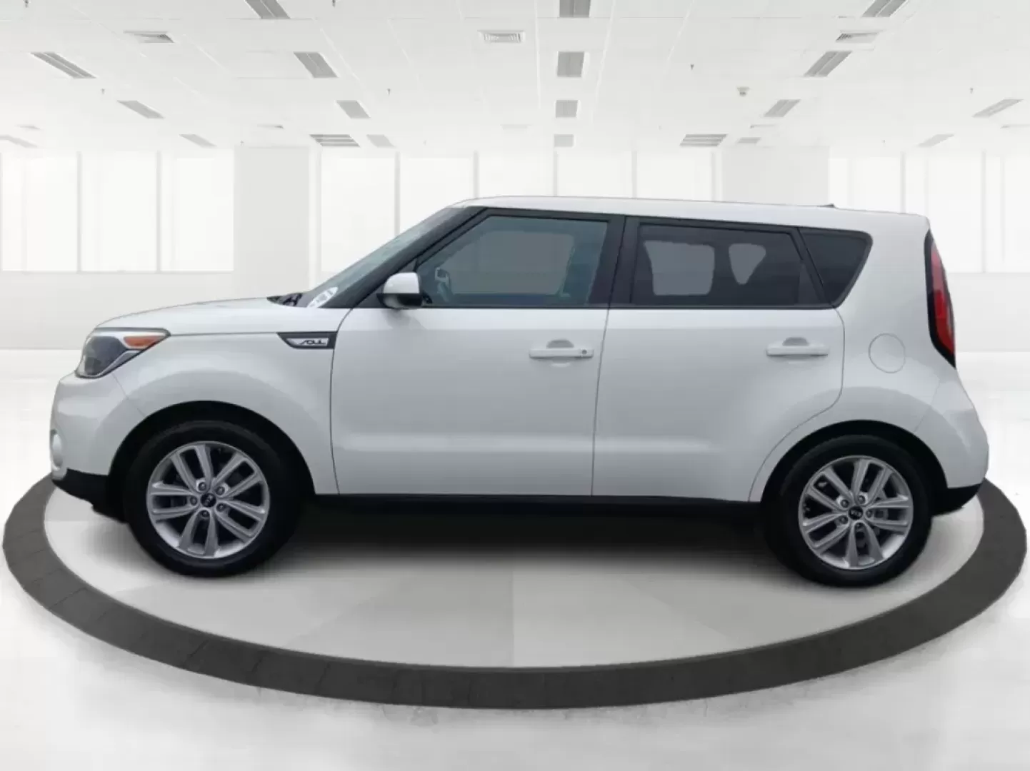 2019 Kia Soul + (KNDJP3A59K7) with an 2.0L L4 DOHC 16V engine, 6-Speed Automatic transmission, located at 401 Woodman Dr, Riverside, OH, 45431, (937) 908-9800, 39.760899, -84.123421 - Photo#4