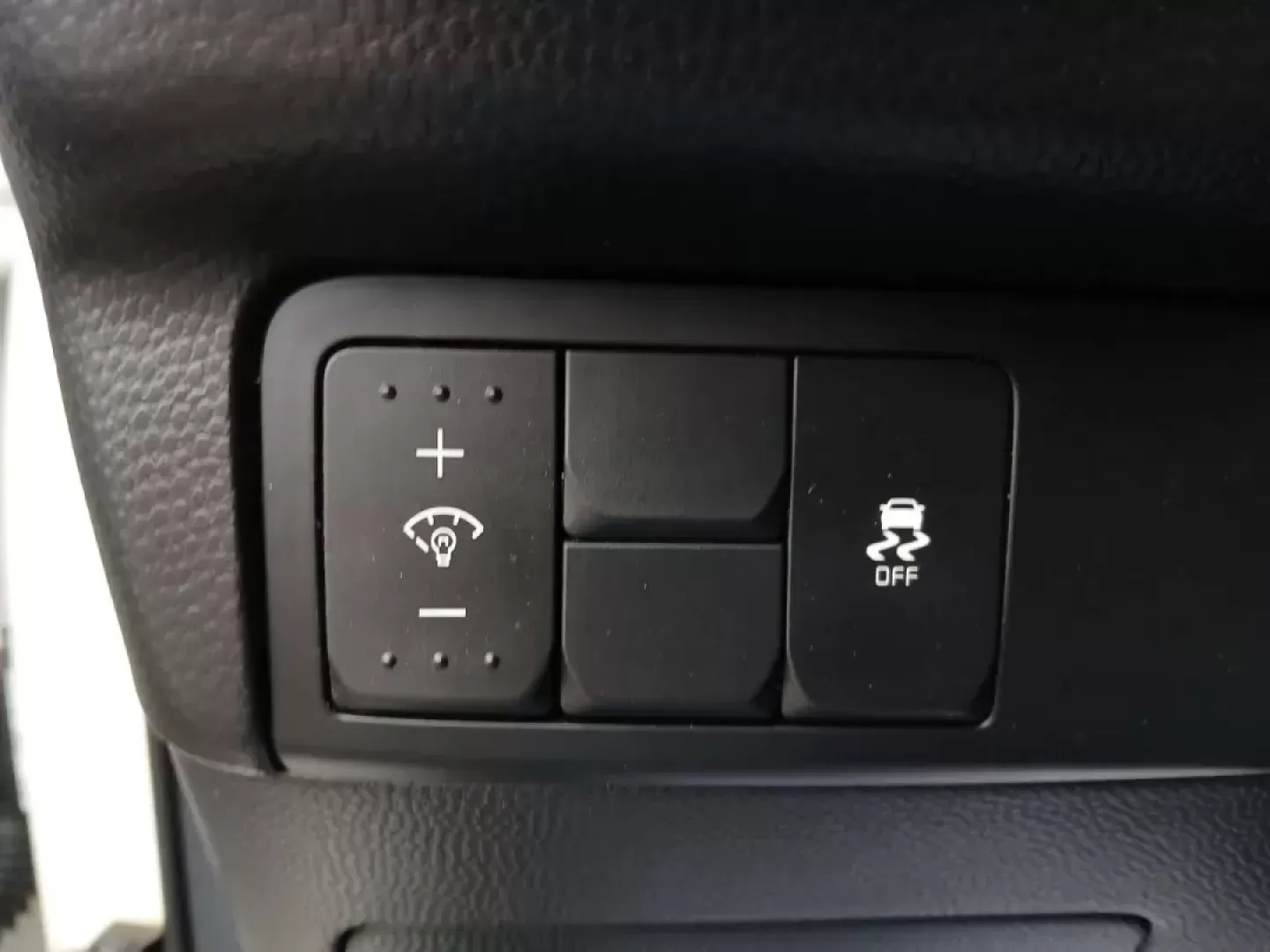 2019 Kia Soul + (KNDJP3A59K7) with an 2.0L L4 DOHC 16V engine, 6-Speed Automatic transmission, located at 401 Woodman Dr, Riverside, OH, 45431, (937) 908-9800, 39.760899, -84.123421 - Photo#15