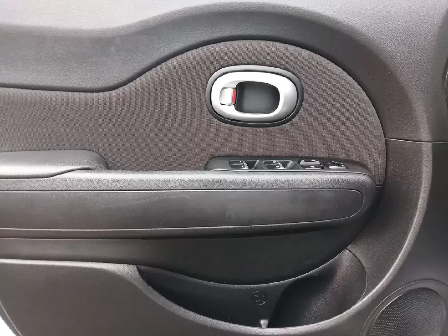 2019 Kia Soul + (KNDJP3A59K7) with an 2.0L L4 DOHC 16V engine, 6-Speed Automatic transmission, located at 401 Woodman Dr, Riverside, OH, 45431, (937) 908-9800, 39.760899, -84.123421 - Photo#16