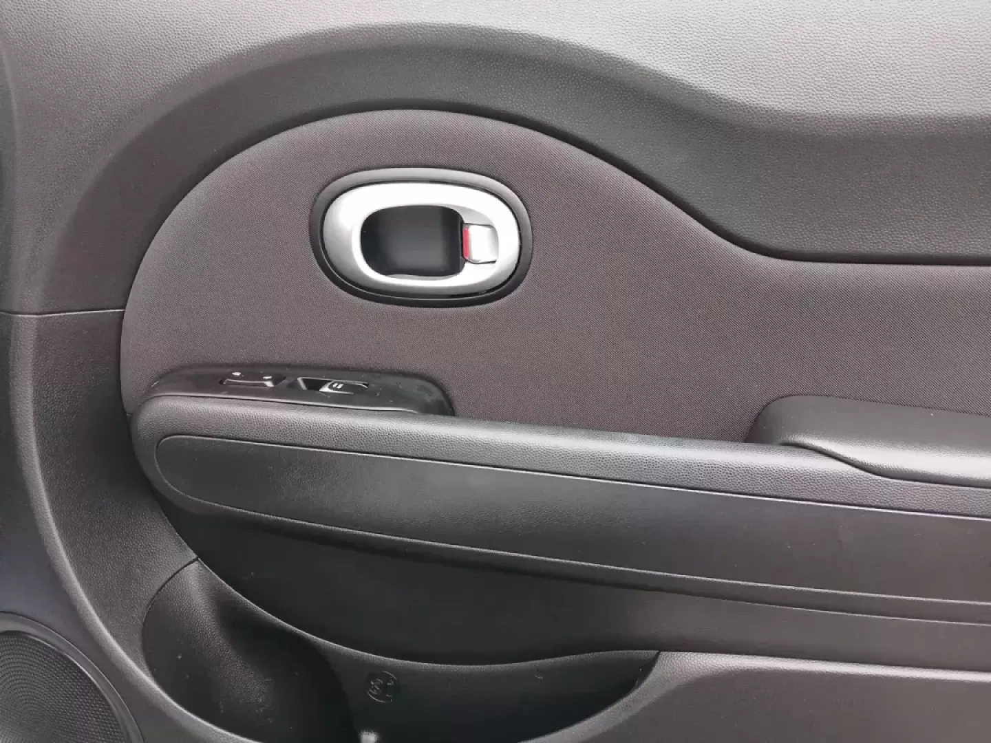 2019 Kia Soul + (KNDJP3A59K7) with an 2.0L L4 DOHC 16V engine, 6-Speed Automatic transmission, located at 401 Woodman Dr, Riverside, OH, 45431, (937) 908-9800, 39.760899, -84.123421 - Photo#17