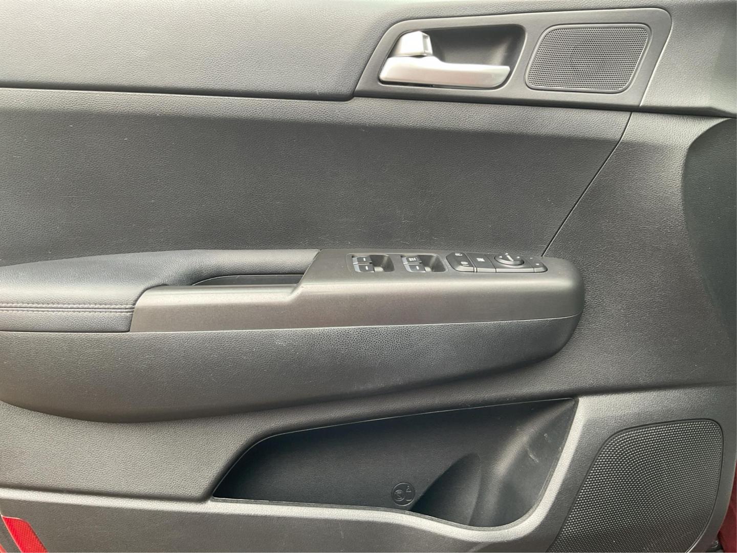2019 Kia Sportage LX (KNDPMCAC8K7) with an Theta II 2.4L I-4 gasoline direct injection engine, located at 8750 N County Rd 25A, Piqua, OH, 45356, (937) 908-9800, 40.164391, -84.232513 - Photo#16