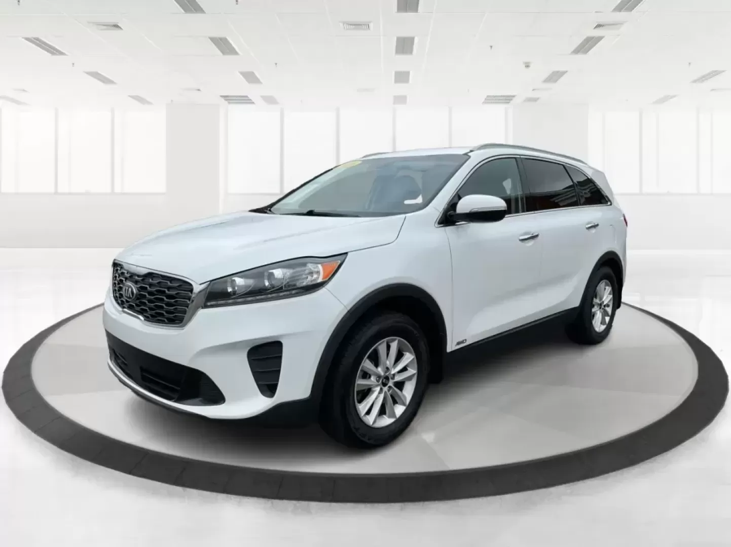 2020 Kia Sorento 2.4L LX (5XYPGDA38LG) with an 2.4L I-4 gasoline direct injection engine, located at 4508 South Dixie Dr, Moraine, OH, 45439, (937) 908-9800, 39.689976, -84.218452 - Photo#6