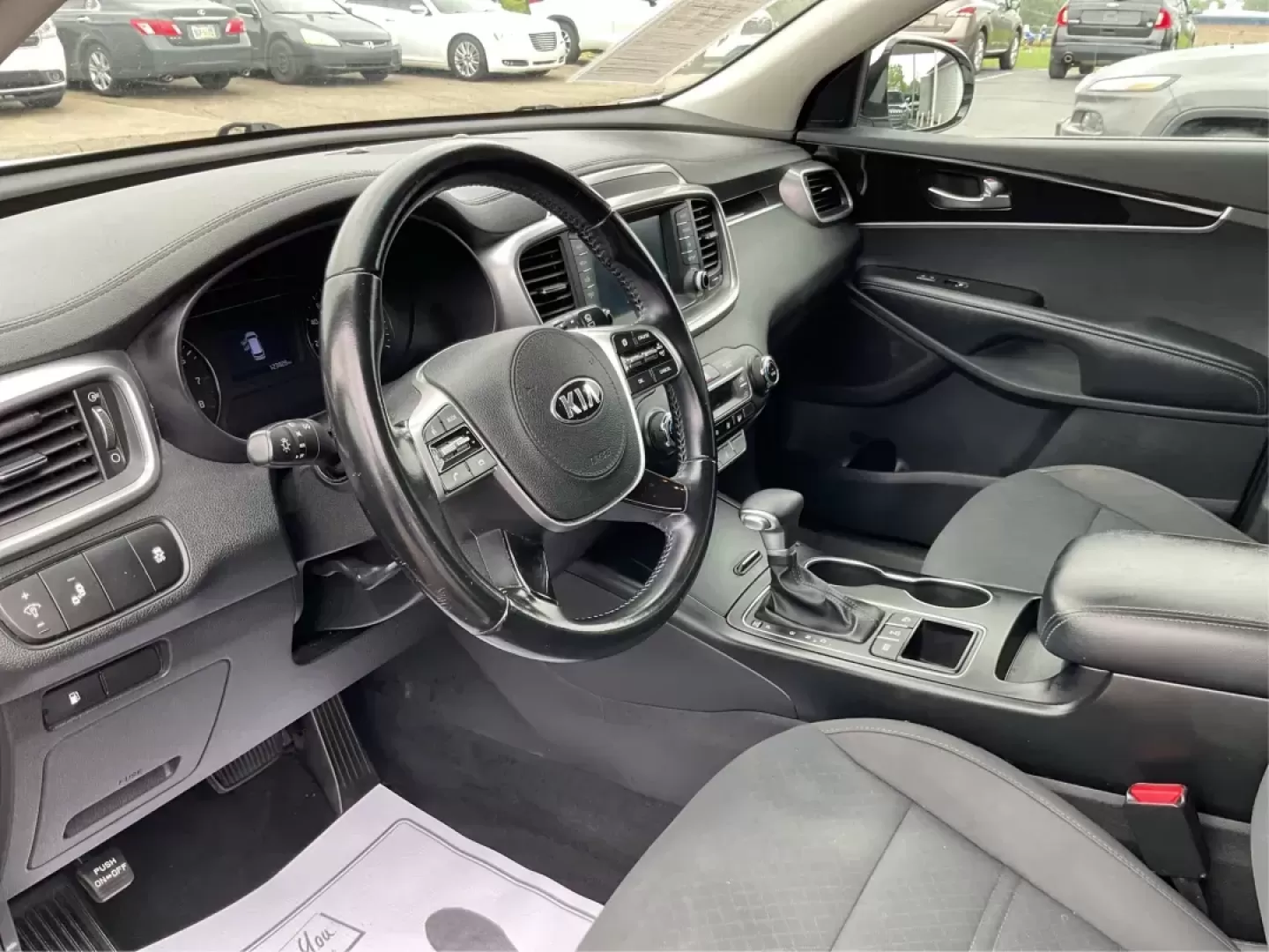 2020 Kia Sorento 2.4L LX (5XYPGDA38LG) with an 2.4L I-4 gasoline direct injection engine, located at 4508 South Dixie Dr, Moraine, OH, 45439, (937) 908-9800, 39.689976, -84.218452 - Photo#7