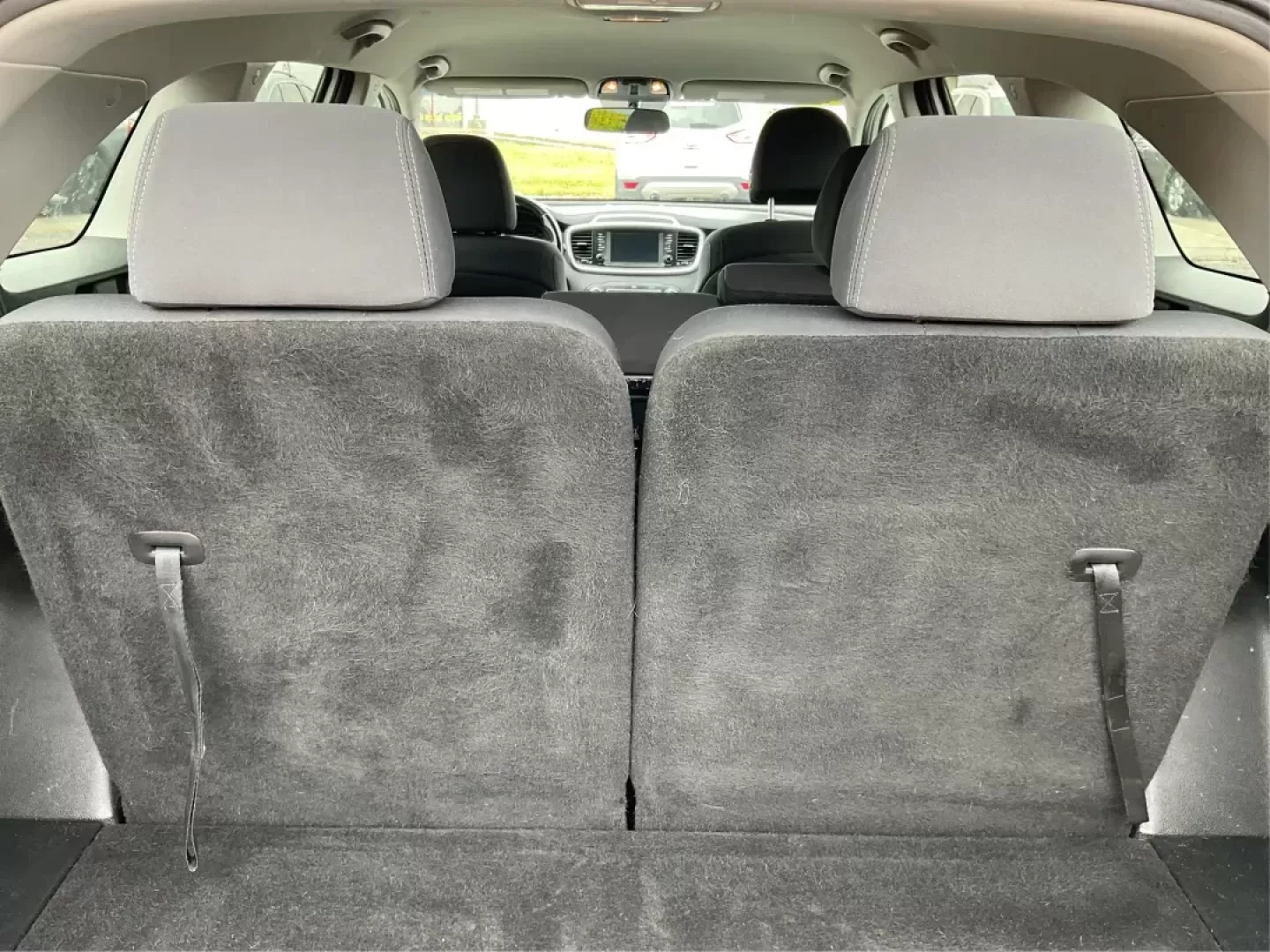 2020 Kia Sorento 2.4L LX (5XYPGDA38LG) with an 2.4L I-4 gasoline direct injection engine, located at 4508 South Dixie Dr, Moraine, OH, 45439, (937) 908-9800, 39.689976, -84.218452 - Photo#10