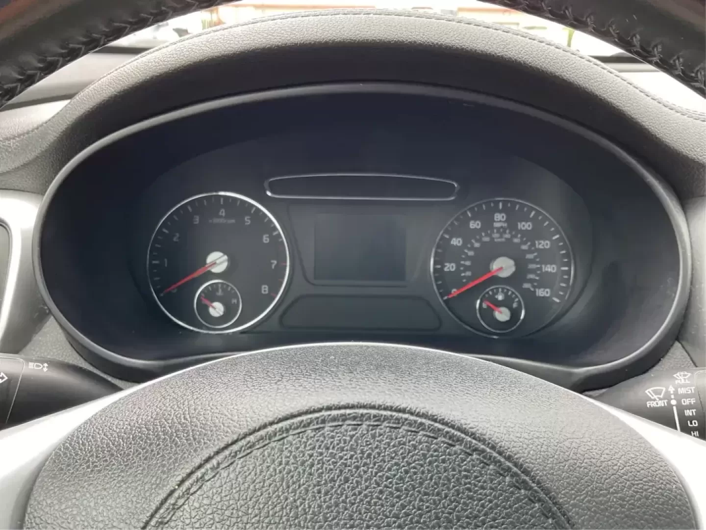 2020 Kia Sorento 2.4L LX (5XYPGDA38LG) with an 2.4L I-4 gasoline direct injection engine, located at 4508 South Dixie Dr, Moraine, OH, 45439, (937) 908-9800, 39.689976, -84.218452 - Photo#13