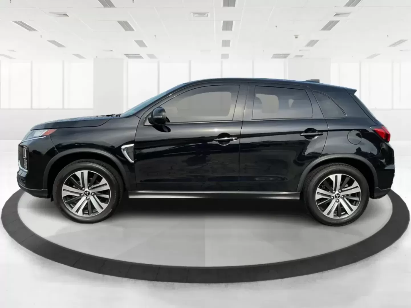 2020 Mitsubishi Outlander Sport 2.0 SE 4WD CVT (JA4AR3AU4LU) with an 2.0L L4 DOHC 16V engine, Continuously Variable Transmission transmission, located at 8750 N County Rd 25A, Piqua, OH, 45356, (937) 908-9800, 40.164391, -84.232513 - Photo#5