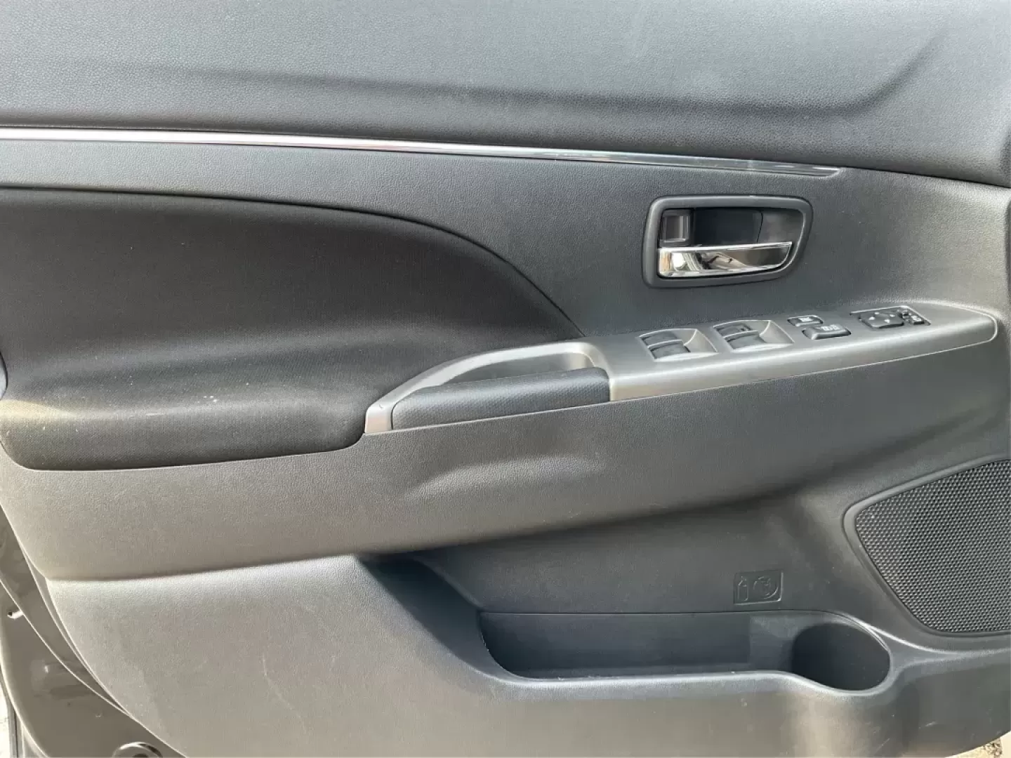 2020 Mitsubishi Outlander Sport 2.0 SE 4WD CVT (JA4AR3AU4LU) with an 2.0L L4 DOHC 16V engine, Continuously Variable Transmission transmission, located at 8750 N County Rd 25A, Piqua, OH, 45356, (937) 908-9800, 40.164391, -84.232513 - Photo#15