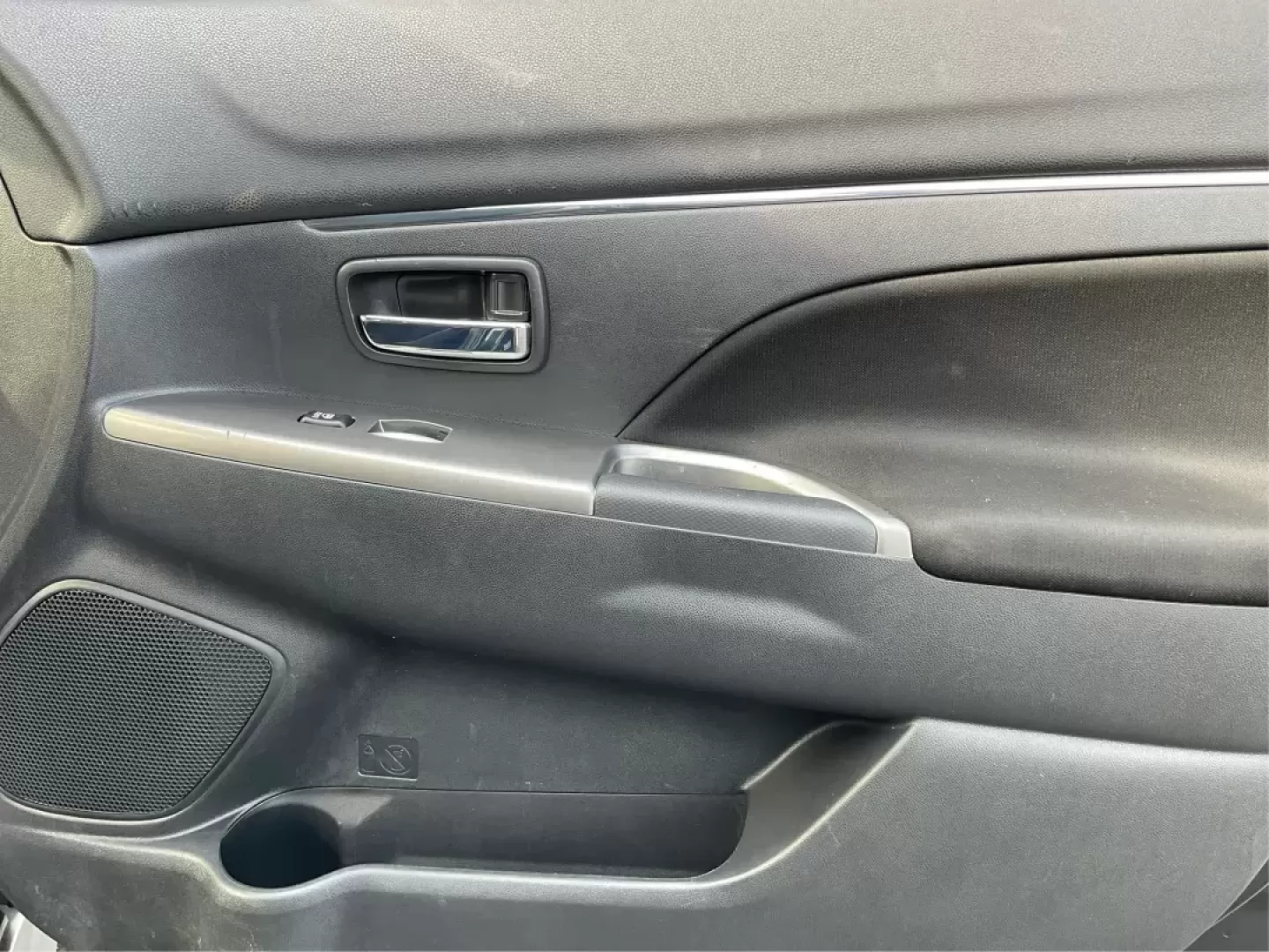 2020 Mitsubishi Outlander Sport 2.0 SE 4WD CVT (JA4AR3AU4LU) with an 2.0L L4 DOHC 16V engine, Continuously Variable Transmission transmission, located at 8750 N County Rd 25A, Piqua, OH, 45356, (937) 908-9800, 40.164391, -84.232513 - Photo#16