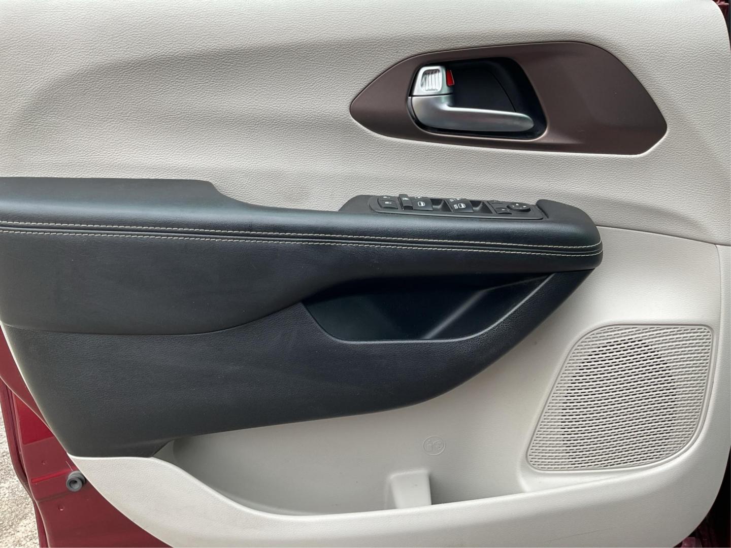 2021 Chrysler Voyager LX (2C4RC1CG2MR) with an 3.6L V-6 DOHC engine, located at 8750 N County Rd 25A, Piqua, OH, 45356, (937) 908-9800, 40.164391, -84.232513 - Photo#18