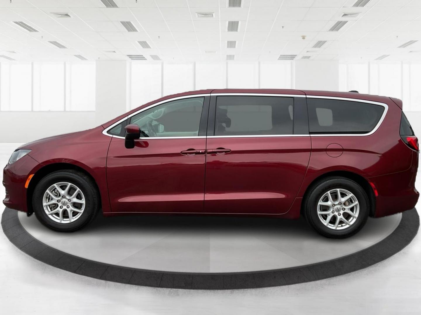 2021 Chrysler Voyager LX (2C4RC1CG2MR) with an 3.6L V-6 DOHC engine, located at 8750 N County Rd 25A, Piqua, OH, 45356, (937) 908-9800, 40.164391, -84.232513 - Photo#5