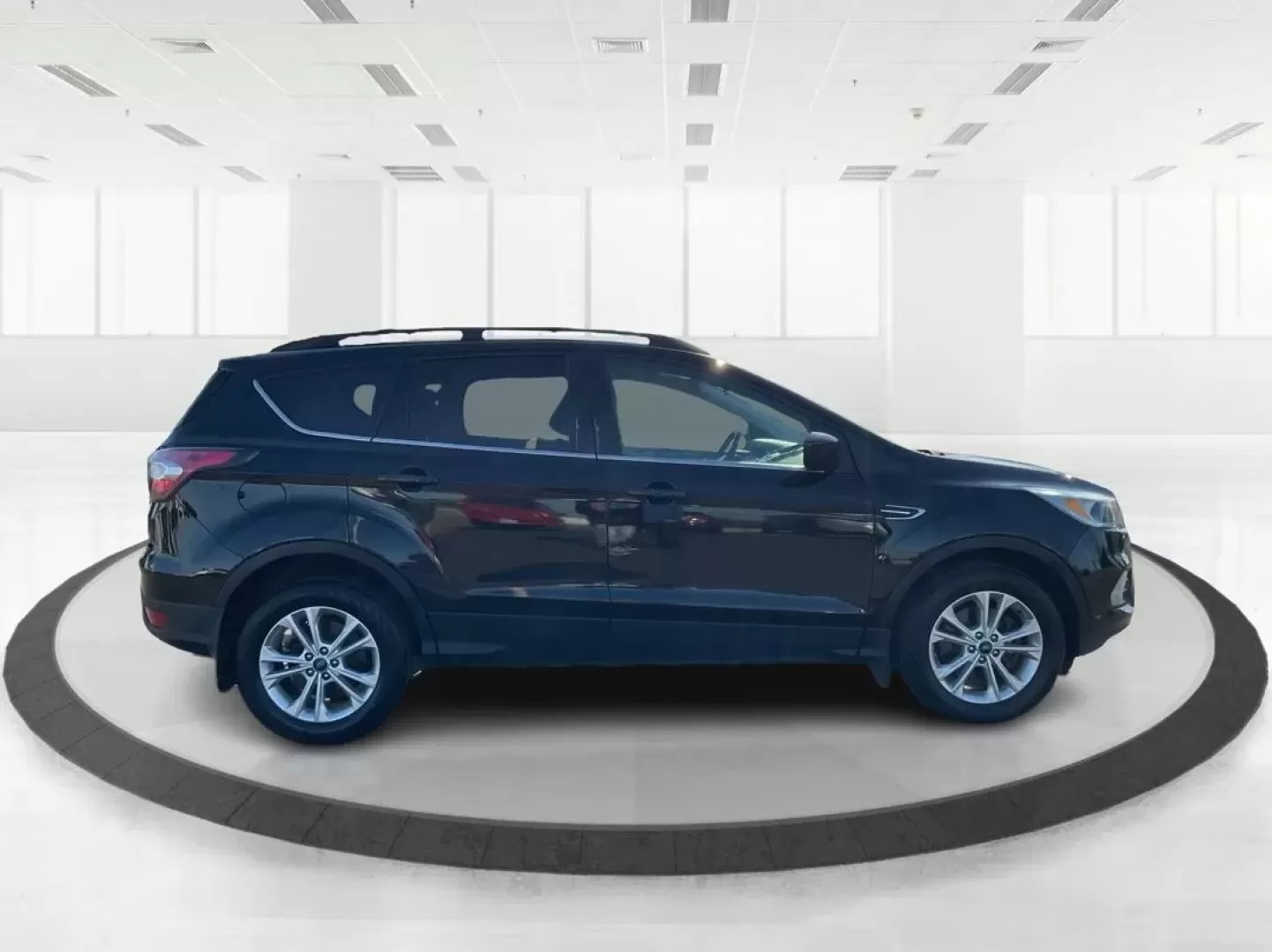 2017 Ford Escape SE 4WD (1FMCU9G93HU) with an 2.0L L4 DOHC 16V engine, 6-Speed Automatic transmission, located at 1184 Kauffman Ave, Fairborn, OH, 45324, (937) 908-9800, 39.807072, -84.030914 - **Adventure Awaits with the 2017 Ford Escape SE 4WD Your Ideal Family SUV!**<br /> <br /> Are you ready to elevate your driving experience? The 2017 Ford Escape SE 4WD is not just a vehicle; it's a lifestyle companion designed for growing families and adventure seekers alike. Whether you're tacklin - Photo#1