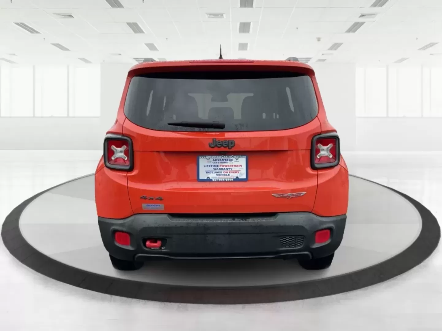 2016 Jeep Renegade Trailhawk (ZACCJBCT1GP) with an Tigershark MultiAir 2.4L I-4 variable valve contro engine, located at 4508 South Dixie Dr, Moraine, OH, 45439, (937) 908-9800, 39.689976, -84.218452 - Embrace adventure and elevate your daily routine with this 2016 Jeep Renegade Trailhawk, a versatile Crossover designed for both urban commuting and weekend escapades. Ideal for budget-conscious buyers, this vehicle combines rugged capability with modern technology, making it perfect for growing fam - Photo#3