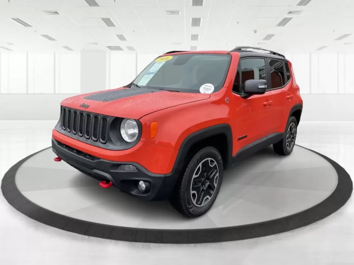 2016 Jeep Renegade Trailhawk (ZACCJBCT1GP) with an Tigershark MultiAir 2.4L I-4 variable valve contro engine, located at 4508 South Dixie Dr, Moraine, OH, 45439, (937) 908-9800, 39.689976, -84.218452 - Embrace adventure and elevate your daily routine with this 2016 Jeep Renegade Trailhawk, a versatile Crossover designed for both urban commuting and weekend escapades. Ideal for budget-conscious buyers, this vehicle combines rugged capability with modern technology, making it perfect for growing fam - Photo#8