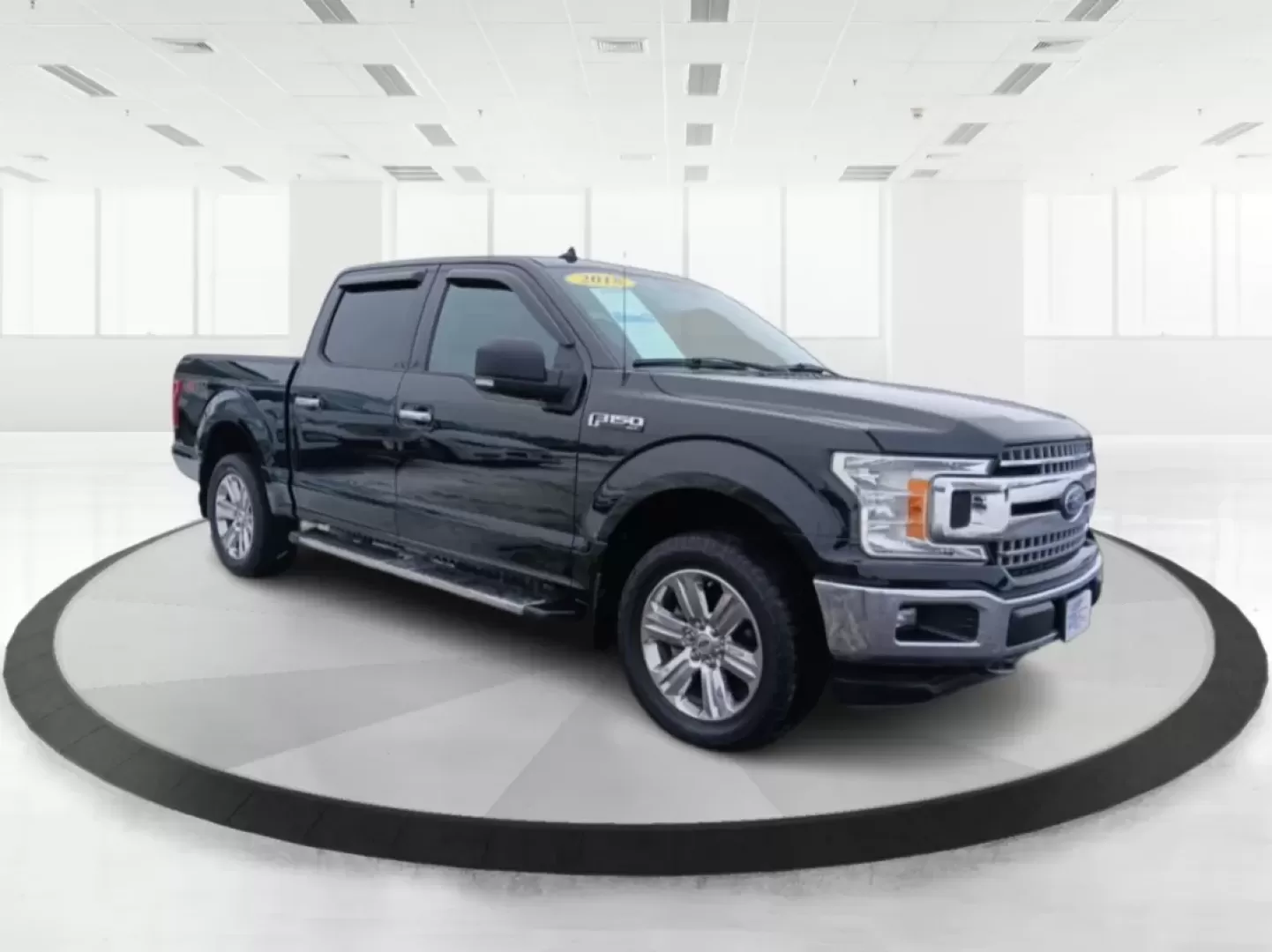 2018 Ford F-150 XLT SuperCrew 5.5-ft. Bed 4WD (1FTEW1E52JF) with an 5.0L V8 OHV 32V engine, 6-Speed Automatic transmission, located at 4508 South Dixie Dr, Moraine, OH, 45439, (937) 908-9800, 39.689976, -84.218452 - Are you ready to elevate your daily commute or weekend adventures? Look no further than this striking 2018 Ford F-150 XLT SuperCrew located at Advantage Car and Credit in Fairborn, OH. Whether you're carting the kids to practice, hauling materials for your next DIY project, or exploring the great ou - Photo#0