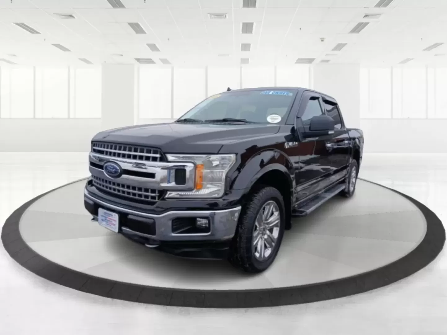 2018 Ford F-150 XLT SuperCrew 5.5-ft. Bed 4WD (1FTEW1E52JF) with an 5.0L V8 OHV 32V engine, 6-Speed Automatic transmission, located at 4508 South Dixie Dr, Moraine, OH, 45439, (937) 908-9800, 39.689976, -84.218452 - Are you ready to elevate your daily commute or weekend adventures? Look no further than this striking 2018 Ford F-150 XLT SuperCrew located at Advantage Car and Credit in Fairborn, OH. Whether you're carting the kids to practice, hauling materials for your next DIY project, or exploring the great ou - Photo#8
