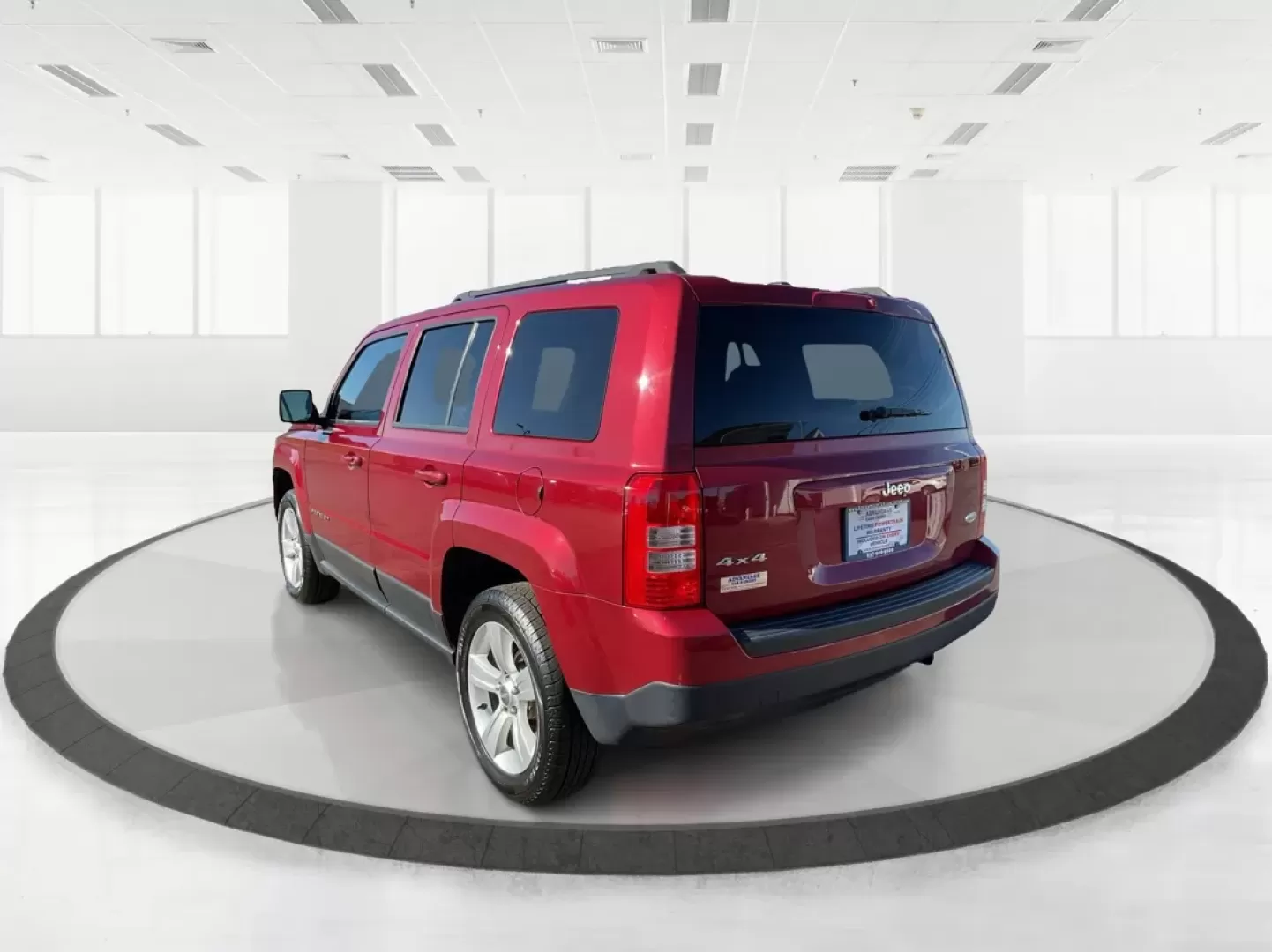 2015 Jeep Patriot Latitude (1C4NJRFB2FD) with an 2.4L I-4 DOHC engine, located at 1951 S Dayton Lakeview Rd., New Carlisle, OH, 45344, (937) 908-9800, 39.890999, -84.050255 - **Adventure Awaits with the 2015 Jeep Patriot Latitude in Fairborn, OH!**<br /> <br /> Are you ready for your next weekend getaway or daily commute? The 2015 Jeep Patriot Latitude is the perfect SUV for those who crave adventure and practicality! With its rugged design and versatile features, this v - Photo#3