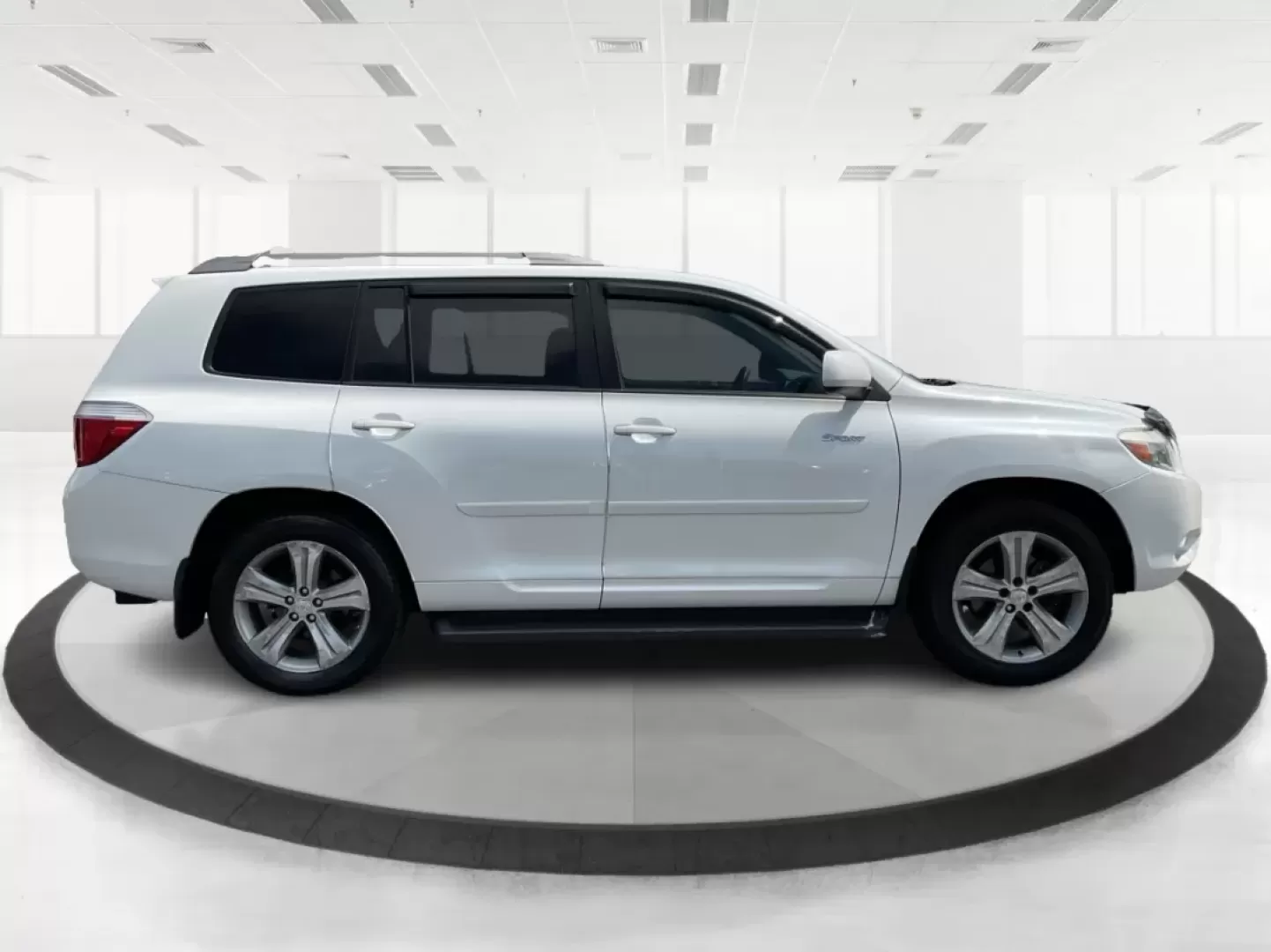 2008 Toyota Highlander Sport (JTEES43A082) with an 3.5L V-6 DOHC engine, located at 1184 Kauffman Ave, Fairborn, OH, 45324, (937) 908-9800, 39.807072, -84.030914 - ### Discover Your Next Adventure with the 2008 Toyota Highlander Sport<br /> <br /> Are you ready to elevate your family outings or weekend getaways? The 2008 Toyota Highlander Sport is the perfect companion for those who seek both comfort and capability. This SUV is designed to accommodate growing - Photo#1