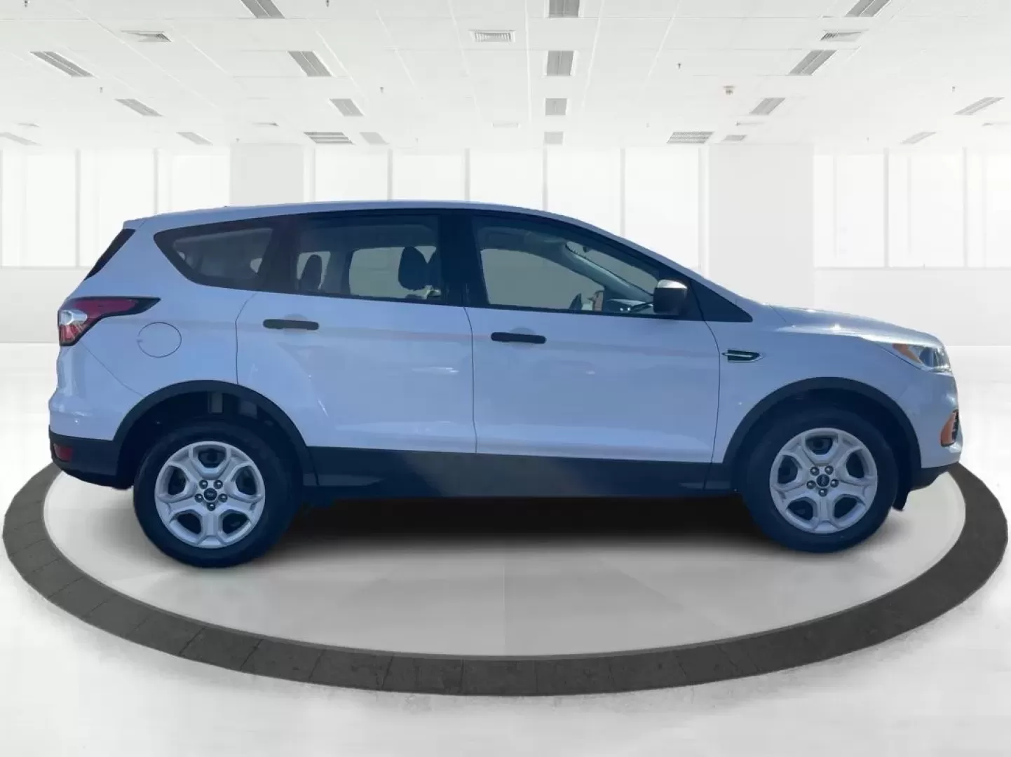 2017 Ford Escape S (1FMCU0F77HU) with an Duratec 2.5L I-4 DOHC engine, located at 1230 East Main St, Xenia, OH, 45385, (937) 908-9800, 39.688026, -83.910172 - **Discover Your Perfect Adventure Partner: 2017 Ford Escape S at Advantage Car and Credit in Fairborn, OH!**<br /> <br /> Are you searching for a dependable vehicle that seamlessly fits into your active lifestyle? Look no further than this 2017 Ford Escape S, designed for adventurers, commuters, and - Photo#1
