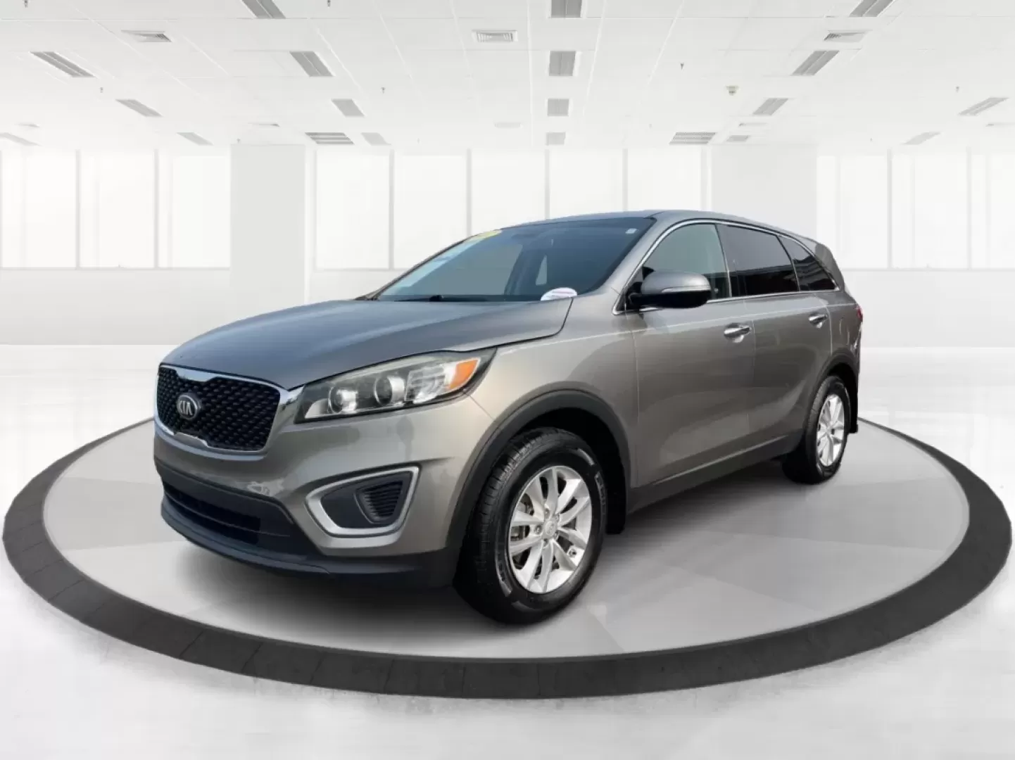 2017 Kia Sorento 2.4L L (5XYPG4A3XHG) with an 2.4L I-4 gasoline direct injection engine, located at 1230 East Main St, Xenia, OH, 45385, (937) 908-9800, 39.688026, -83.910172 - **Adventure Awaits with the 2017 Kia Sorento at Advantage Car and Credit!**<br /> <br /> Are you ready to elevate your family's weekend adventures or streamline your daily commute? Look no further than the 2017 Kia Sorento, available now at Advantage Car and Credit in Fairborn, OH! This spacious SUV - Photo#8