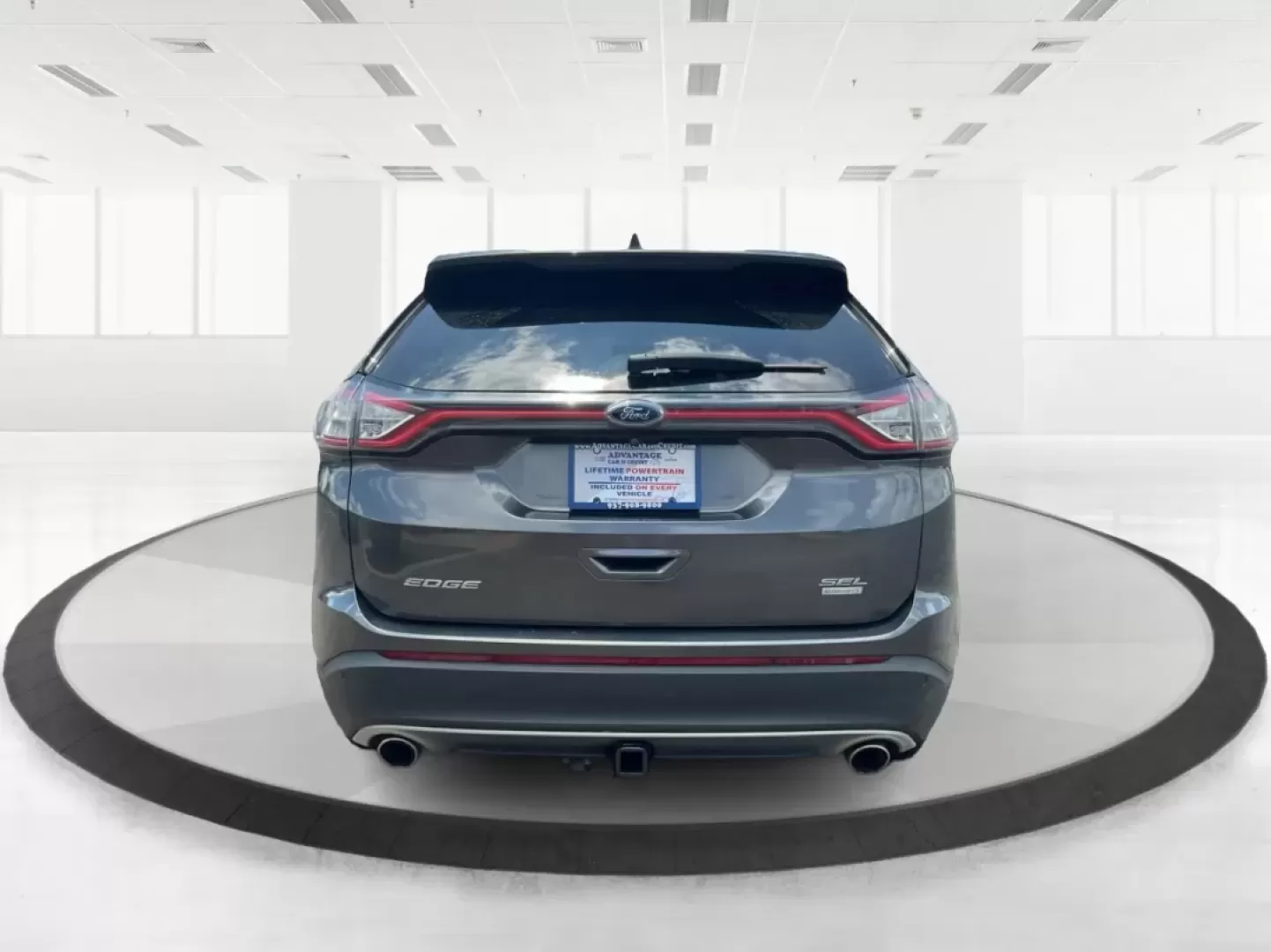 2016 Ford Edge SEL (2FMPK3J91GB) with an 3.5L V-6 DOHC engine, located at 4508 South Dixie Dr, Moraine, OH, 45439, (937) 908-9800, 39.689976, -84.218452 - **Experience the Road Ahead with the 2016 Ford Edge SEL - Your Adventure Awaits!**<br /> <br /> Are you ready for your next road trip or family outing? The 2016 Ford Edge SEL is not just a car; it's a versatile SUV that caters to your lifestyle needs, making it the perfect companion for growing fami - Photo#3