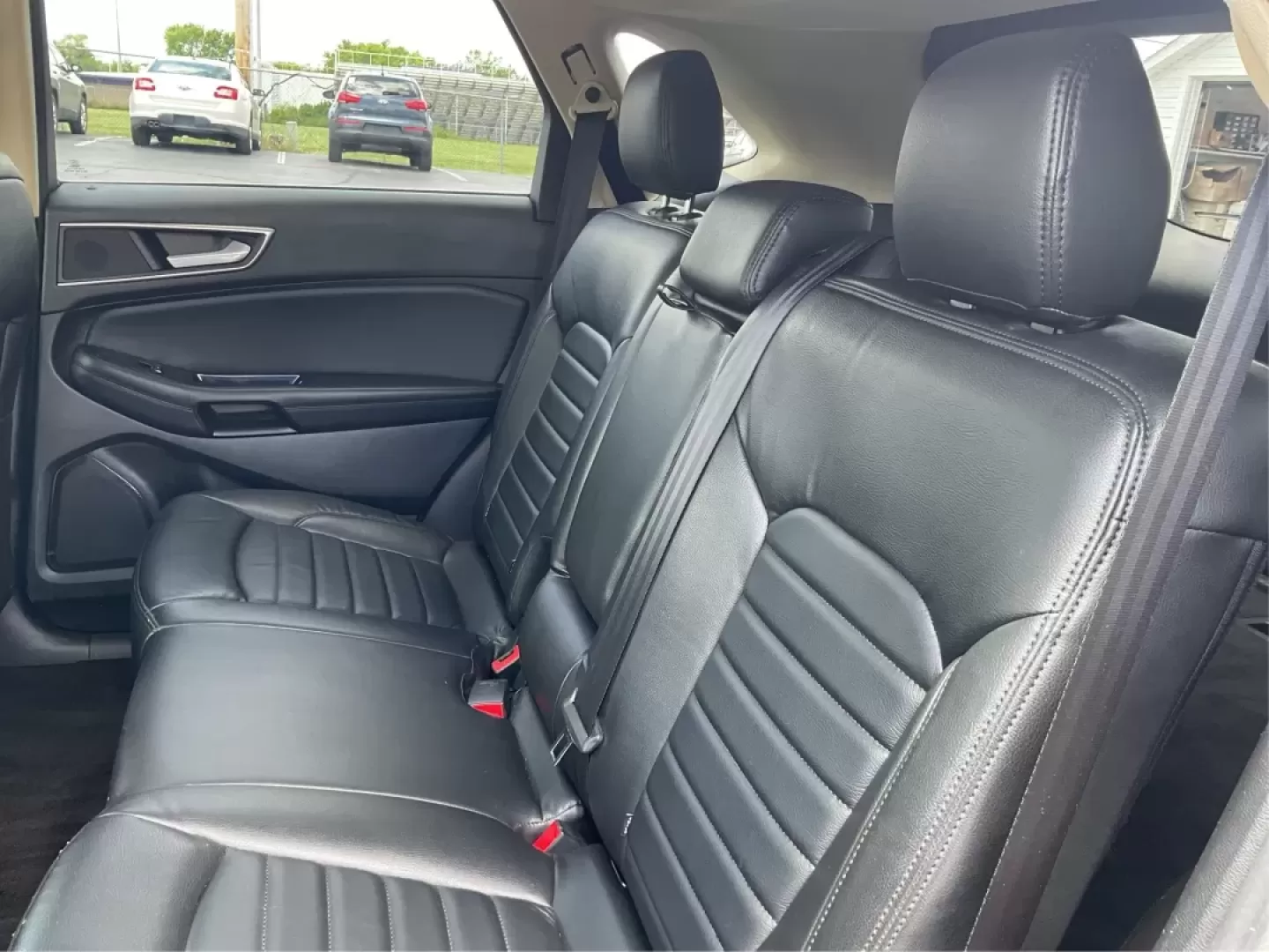 2016 Ford Edge SEL (2FMPK3J91GB) with an 3.5L V-6 DOHC engine, located at 4508 South Dixie Dr, Moraine, OH, 45439, (937) 908-9800, 39.689976, -84.218452 - **Experience the Road Ahead with the 2016 Ford Edge SEL - Your Adventure Awaits!**<br /> <br /> Are you ready for your next road trip or family outing? The 2016 Ford Edge SEL is not just a car; it's a versatile SUV that caters to your lifestyle needs, making it the perfect companion for growing fami - Photo#10