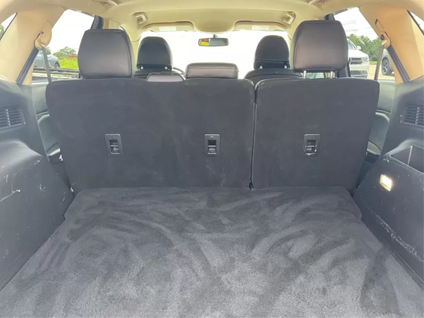 2016 Ford Edge SEL (2FMPK3J91GB) with an 3.5L V-6 DOHC engine, located at 4508 South Dixie Dr, Moraine, OH, 45439, (937) 908-9800, 39.689976, -84.218452 - **Experience the Road Ahead with the 2016 Ford Edge SEL - Your Adventure Awaits!**<br /> <br /> Are you ready for your next road trip or family outing? The 2016 Ford Edge SEL is not just a car; it's a versatile SUV that caters to your lifestyle needs, making it the perfect companion for growing fami - Photo#12