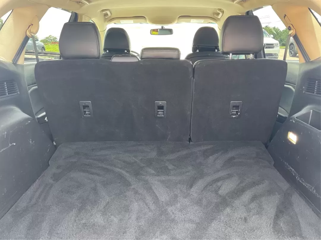 2016 Ford Edge SEL (2FMPK3J91GB) with an 3.5L V-6 DOHC engine, located at 4508 South Dixie Dr, Moraine, OH, 45439, (937) 908-9800, 39.689976, -84.218452 - **Experience the Road Ahead with the 2016 Ford Edge SEL - Your Adventure Awaits!**<br /> <br /> Are you ready for your next road trip or family outing? The 2016 Ford Edge SEL is not just a car; it's a versatile SUV that caters to your lifestyle needs, making it the perfect companion for growing fami - Photo#12