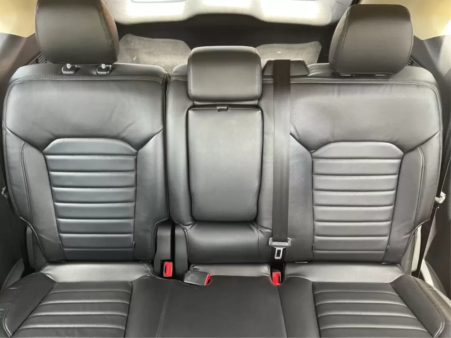 2016 Ford Edge SEL (2FMPK3J91GB) with an 3.5L V-6 DOHC engine, located at 4508 South Dixie Dr, Moraine, OH, 45439, (937) 908-9800, 39.689976, -84.218452 - **Experience the Road Ahead with the 2016 Ford Edge SEL - Your Adventure Awaits!**<br /> <br /> Are you ready for your next road trip or family outing? The 2016 Ford Edge SEL is not just a car; it's a versatile SUV that caters to your lifestyle needs, making it the perfect companion for growing fami - Photo#14