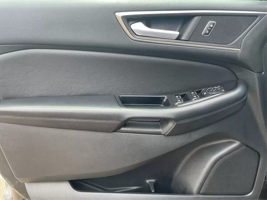 2016 Ford Edge SEL (2FMPK3J91GB) with an 3.5L V-6 DOHC engine, located at 4508 South Dixie Dr, Moraine, OH, 45439, (937) 908-9800, 39.689976, -84.218452 - **Experience the Road Ahead with the 2016 Ford Edge SEL - Your Adventure Awaits!**<br /> <br /> Are you ready for your next road trip or family outing? The 2016 Ford Edge SEL is not just a car; it's a versatile SUV that caters to your lifestyle needs, making it the perfect companion for growing fami - Photo#19