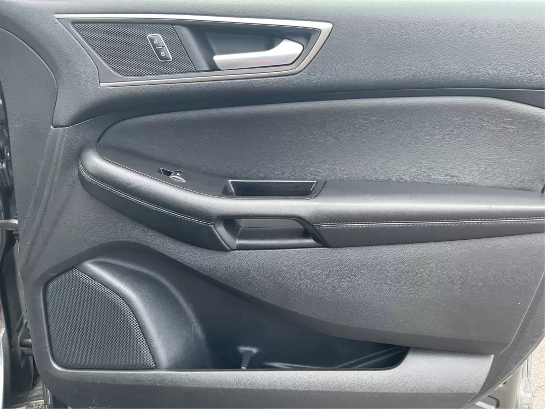 2016 Ford Edge SEL (2FMPK3J91GB) with an 3.5L V-6 DOHC engine, located at 4508 South Dixie Dr, Moraine, OH, 45439, (937) 908-9800, 39.689976, -84.218452 - **Experience the Road Ahead with the 2016 Ford Edge SEL - Your Adventure Awaits!**<br /> <br /> Are you ready for your next road trip or family outing? The 2016 Ford Edge SEL is not just a car; it's a versatile SUV that caters to your lifestyle needs, making it the perfect companion for growing fami - Photo#20