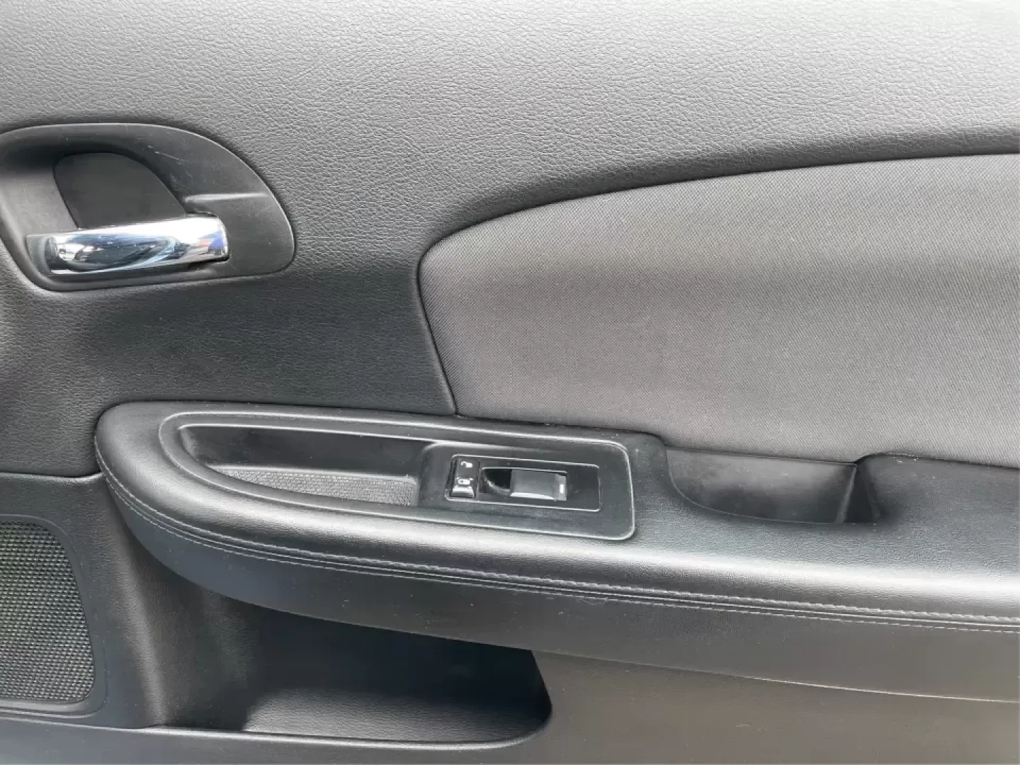 2011 Chrysler 200 Touring (1C3BC1FG5BN) with an 3.6L V6 DOHC 24V engine, 6-Speed Automatic transmission, located at 1951 S Dayton Lakeview Rd., New Carlisle, OH, 45344, (937) 908-9800, 39.890999, -84.050255 - **Discover Your Perfect Sedan for Everyday Adventures at Advantage Car and Credit in Fairborn, OH**<br /> <br /> Are you on the hunt for a reliable sedan that fits effortlessly into your everyday life? Look no further! At Advantage Car and Credit, located at 1184 Kauffman Ave, Fairborn, OH 45324, we - Photo#19