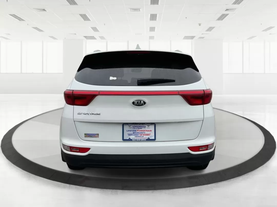 2018 Kia Sportage LX (KNDPMCACXJ7) with an Theta II 2.4L I-4 gasoline direct injection engine, located at 1230 East Main St, Xenia, OH, 45385, (937) 908-9800, 39.688026, -83.910172 - **Discover Your Next Adventure with the 2018 Kia Sportage LX at Advantage Car and Credit!**<br /> <br /> Are you searching for the perfect vehicle that can seamlessly transition from daily commutes to weekend getaways? Look no further than this stunning 2018 Kia Sportage LX, available now at Advanta - Photo#2