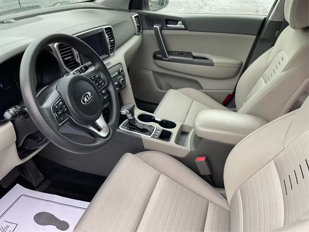 2018 Kia Sportage LX (KNDPMCACXJ7) with an Theta II 2.4L I-4 gasoline direct injection engine, located at 1230 East Main St, Xenia, OH, 45385, (937) 908-9800, 39.688026, -83.910172 - **Discover Your Next Adventure with the 2018 Kia Sportage LX at Advantage Car and Credit!**<br /> <br /> Are you searching for the perfect vehicle that can seamlessly transition from daily commutes to weekend getaways? Look no further than this stunning 2018 Kia Sportage LX, available now at Advanta - Photo#8