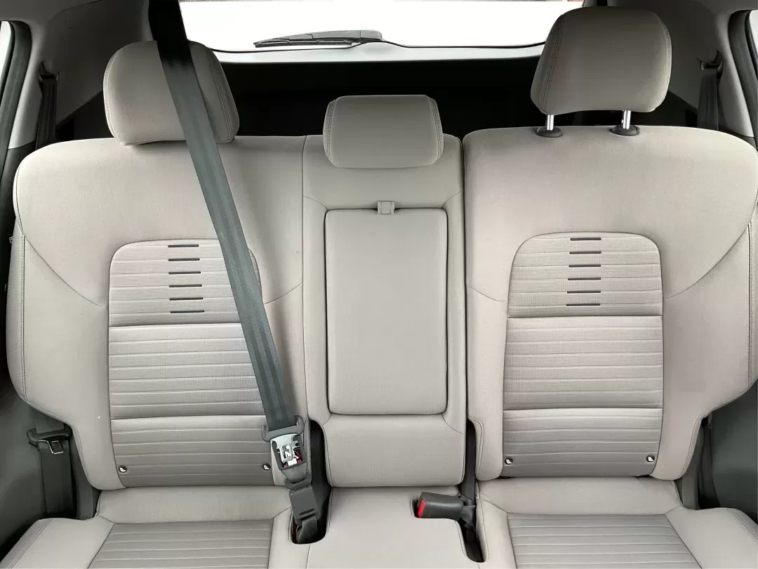 2018 Kia Sportage LX (KNDPMCACXJ7) with an Theta II 2.4L I-4 gasoline direct injection engine, located at 1230 East Main St, Xenia, OH, 45385, (937) 908-9800, 39.688026, -83.910172 - **Discover Your Next Adventure with the 2018 Kia Sportage LX at Advantage Car and Credit!**<br /> <br /> Are you searching for the perfect vehicle that can seamlessly transition from daily commutes to weekend getaways? Look no further than this stunning 2018 Kia Sportage LX, available now at Advanta - Photo#13