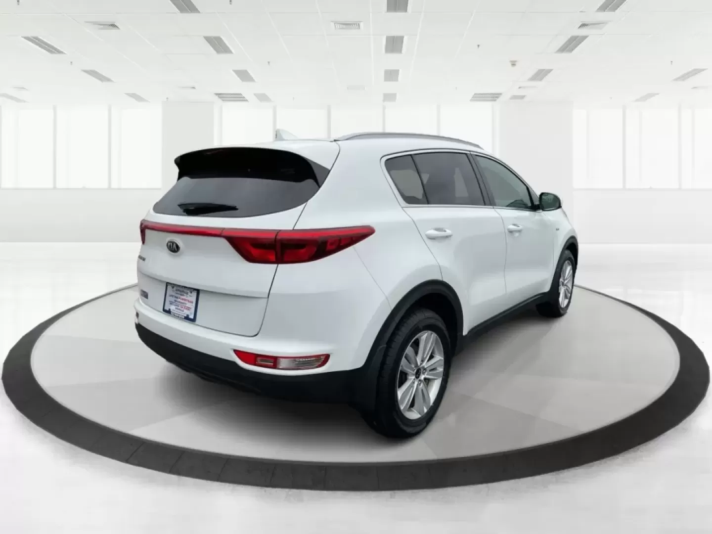 2018 Kia Sportage LX (KNDPMCACXJ7) with an Theta II 2.4L I-4 gasoline direct injection engine, 6A transmission, located at 1099 N County Rd 25A , Troy, OH, 45373, (937) 908-9800, 40.057079, -84.212883 - **Discover Your Next Adventure with the 2018 Kia Sportage LX at Advantage Car and Credit!**<br /> <br /> Are you searching for the perfect vehicle that can seamlessly transition from daily commutes to weekend getaways? Look no further than this stunning 2018 Kia Sportage LX, available now at Advanta - Photo#1