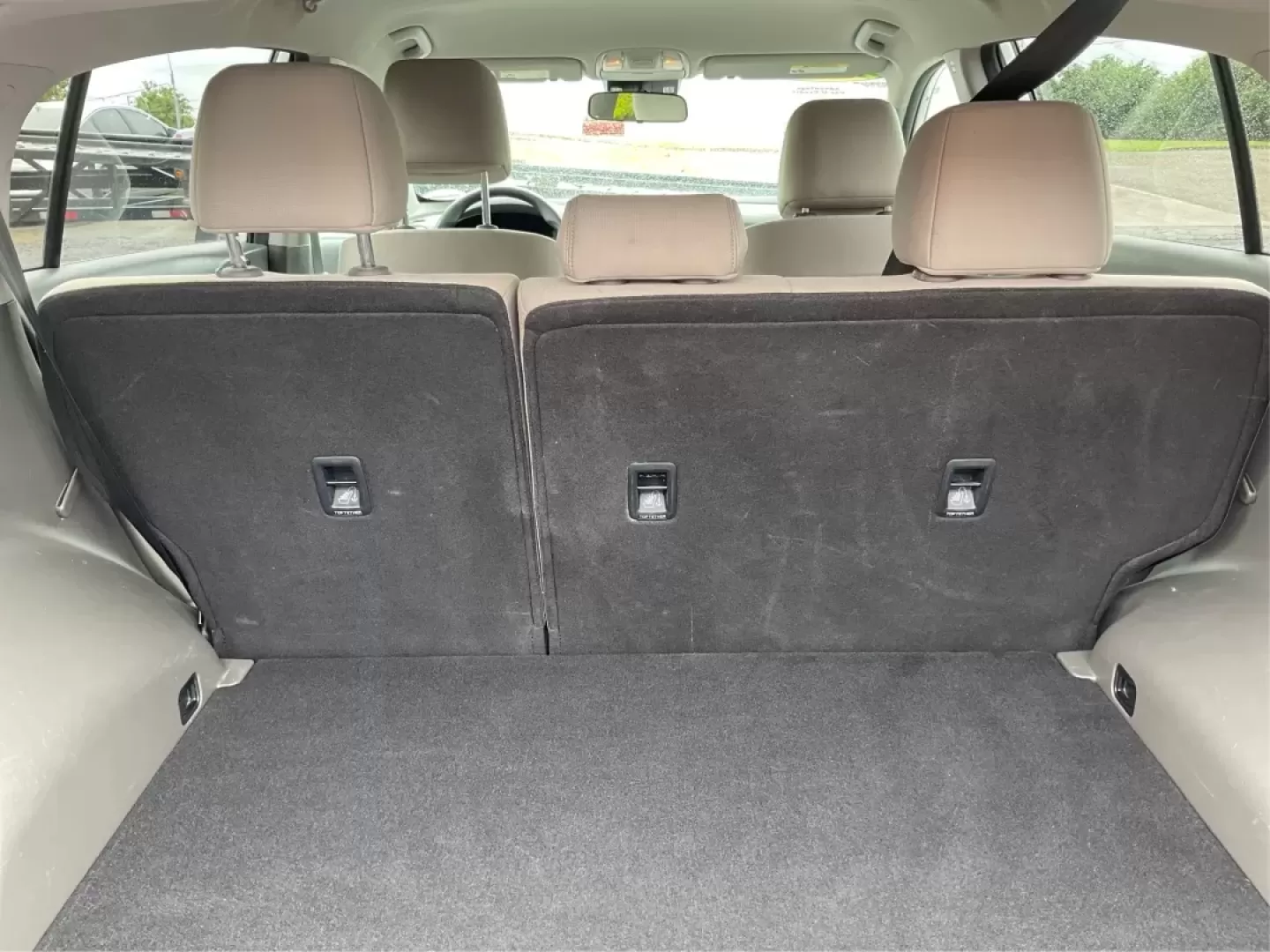 2018 Kia Sportage LX (KNDPMCACXJ7) with an Theta II 2.4L I-4 gasoline direct injection engine, 6A transmission, located at 1099 N County Rd 25A , Troy, OH, 45373, (937) 908-9800, 40.057079, -84.212883 - **Discover Your Next Adventure with the 2018 Kia Sportage LX at Advantage Car and Credit!**<br /> <br /> Are you searching for the perfect vehicle that can seamlessly transition from daily commutes to weekend getaways? Look no further than this stunning 2018 Kia Sportage LX, available now at Advanta - Photo#11