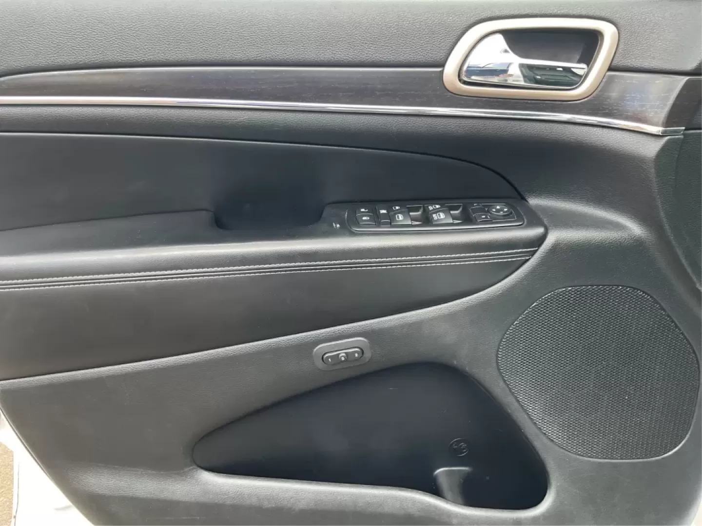 2014 Jeep Grand Cherokee Limited (1C4RJFBGXEC) with an Other engine, located at 1099 N County Rd 25A , Troy, OH, 45373, (937) 908-9800, 40.057079, -84.212883 - **Adventure Awaits: 2014 Jeep Grand Cherokee Limited Perfect for Your Next Family Road Trip!**<br /> <br /> Are you ready to embark on your next adventure? The 2014 Jeep Grand Cherokee Limited is here to elevate your driving experience, whether you're navigating the bustling streets of Fairborn, OH - Photo#19