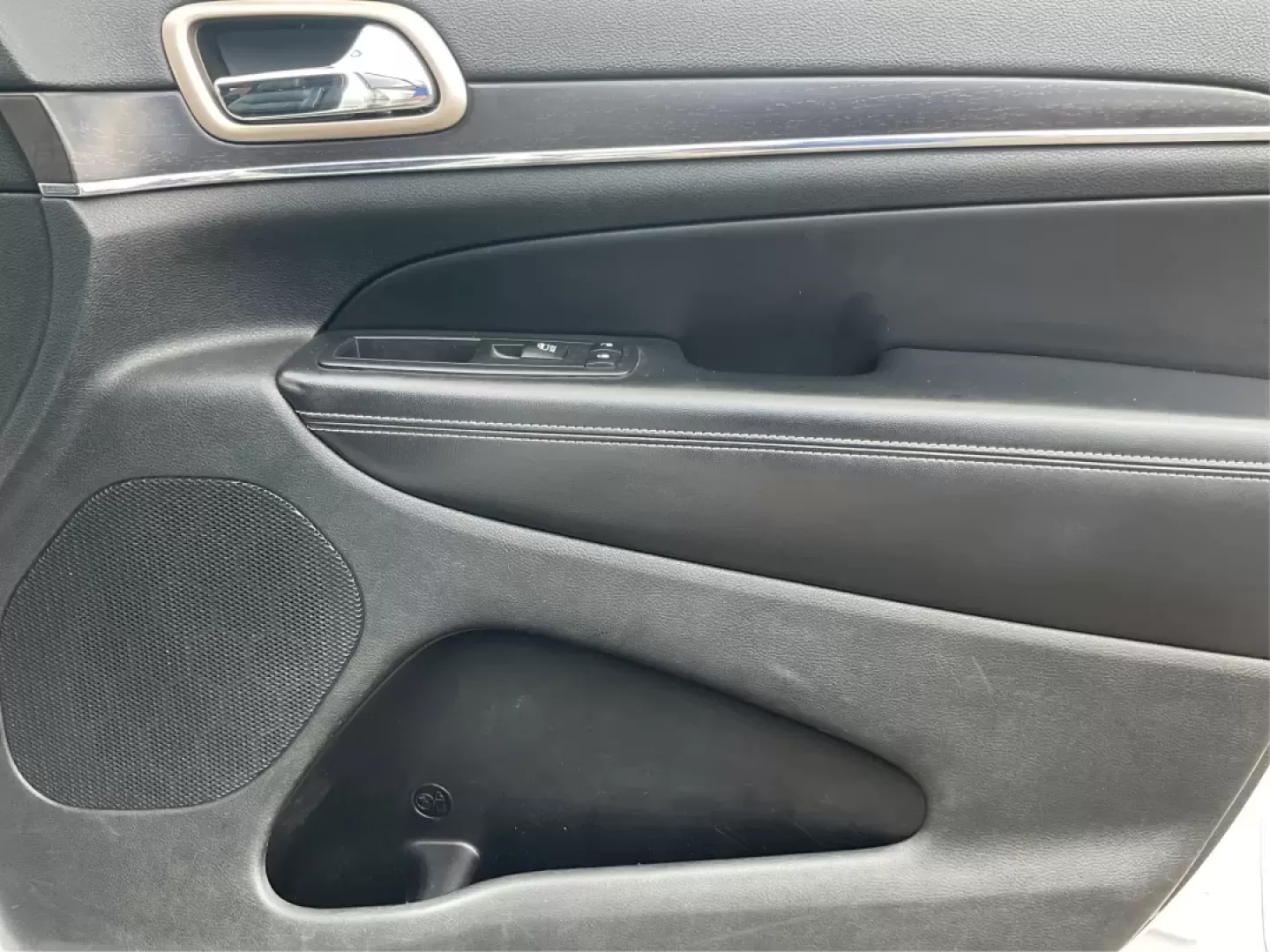 2014 Jeep Grand Cherokee Limited (1C4RJFBGXEC) with an Other engine, located at 1099 N County Rd 25A , Troy, OH, 45373, (937) 908-9800, 40.057079, -84.212883 - **Adventure Awaits: 2014 Jeep Grand Cherokee Limited Perfect for Your Next Family Road Trip!**<br /> <br /> Are you ready to embark on your next adventure? The 2014 Jeep Grand Cherokee Limited is here to elevate your driving experience, whether you're navigating the bustling streets of Fairborn, OH - Photo#20