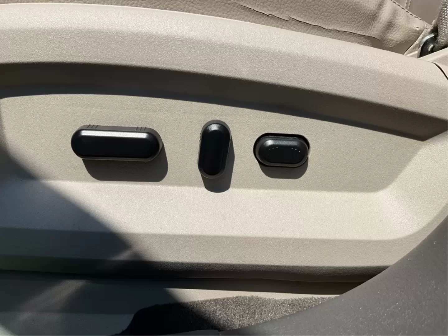 2014 Ford Edge SEL (2FMDK3JC3EB) with an Other engine, located at 8750 N County Rd 25A, Piqua, OH, 45356, (937) 908-9800, 40.164391, -84.232513 - ### Discover Your New Adventure Vehicle at Advantage Car and Credit!<br /> <br /> Are you ready to elevate your daily drive or embark on weekend adventures with your loved ones? The 2014 Ford Edge SEL is designed for those who crave a blend of comfort, versatility, and style. With ample space for fa - Photo#18
