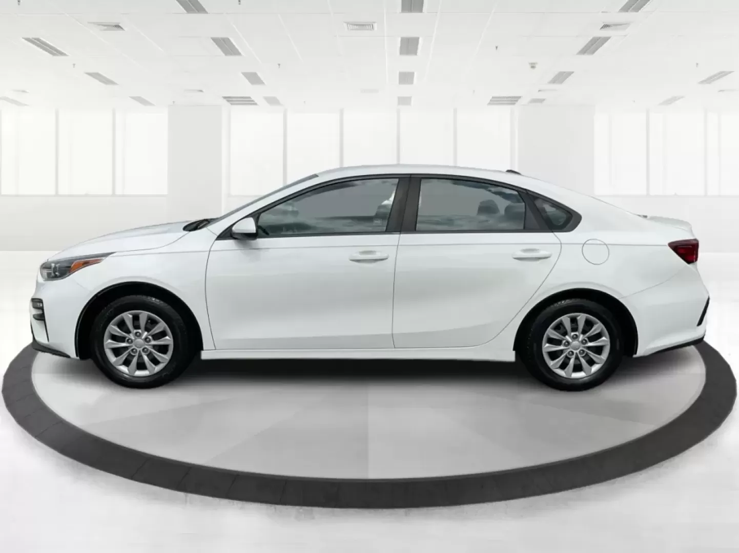 2019 Kia Forte FE (3KPF24AD2KE) with an 2L I-4 DOHC engine, located at 401 Woodman Dr, Riverside, OH, 45431, (937) 908-9800, 39.760899, -84.123421 - **Experience Freedom with the 2019 Kia Forte: Your Ideal Companion for Daily Adventures!**<br /> <br /> Are you looking for a reliable sedan that effortlessly combines style, comfort, and efficiency? Look no further than the 2019 Kia Forte, available now at Advantage Car and Credit in Fairborn, OH. - Photo#5