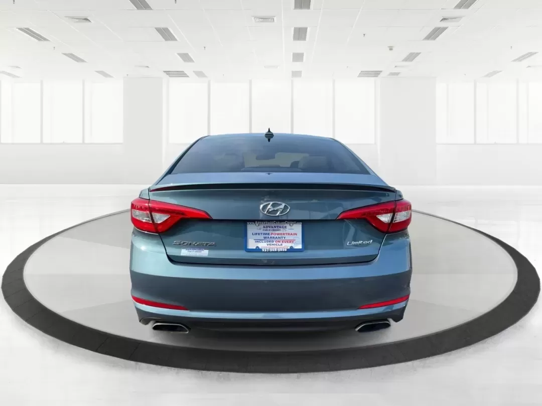 2017 Hyundai Sonata Limited (5NPE34AF4HH) with an 2.4L I-4 gasoline direct injection engine, located at 1230 East Main St, Xenia, OH, 45385, (937) 908-9800, 39.688026, -83.910172 - Are you ready to elevate your daily drive into an adventure? Meet the 2017 Hyundai Sonata Limited, a perfect companion for anyone looking to combine style, comfort, and reliability. Whether you're commuting to work, shuttling the kids to school, or heading out for a weekend getaway, this sedan offer - Photo#3