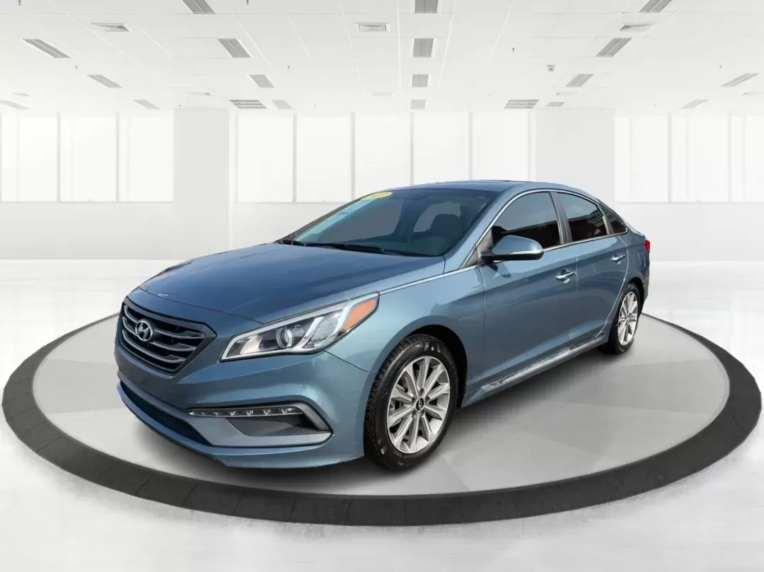 2017 Hyundai Sonata Limited (5NPE34AF4HH) with an 2.4L I-4 gasoline direct injection engine, located at 1230 East Main St, Xenia, OH, 45385, (937) 908-9800, 39.688026, -83.910172 - Are you ready to elevate your daily drive into an adventure? Meet the 2017 Hyundai Sonata Limited, a perfect companion for anyone looking to combine style, comfort, and reliability. Whether you're commuting to work, shuttling the kids to school, or heading out for a weekend getaway, this sedan offer - Photo#8