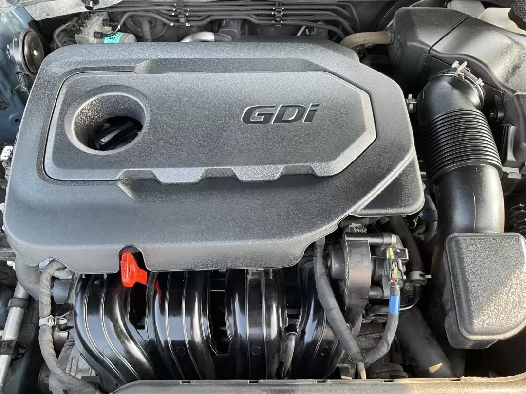 2017 Hyundai Sonata Limited (5NPE34AF4HH) with an 2.4L I-4 gasoline direct injection engine, located at 1230 East Main St, Xenia, OH, 45385, (937) 908-9800, 39.688026, -83.910172 - Are you ready to elevate your daily drive into an adventure? Meet the 2017 Hyundai Sonata Limited, a perfect companion for anyone looking to combine style, comfort, and reliability. Whether you're commuting to work, shuttling the kids to school, or heading out for a weekend getaway, this sedan offer - Photo#11