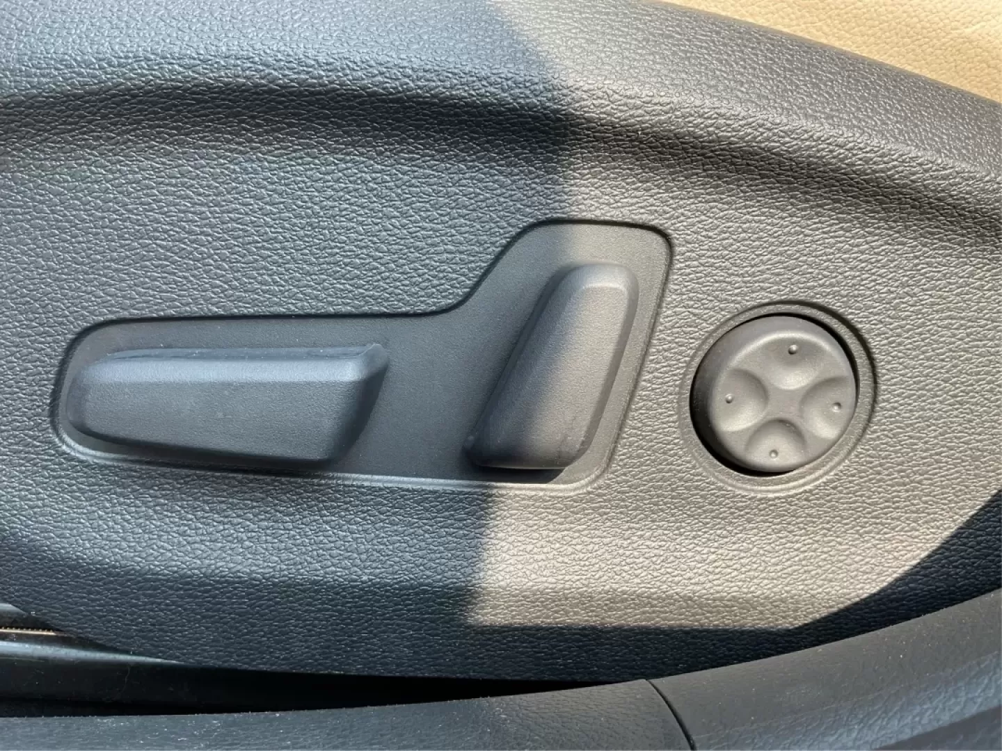 2017 Hyundai Sonata Limited (5NPE34AF4HH) with an 2.4L I-4 gasoline direct injection engine, located at 1099 N County Rd 25A , Troy, OH, 45373, (937) 908-9800, 40.057079, -84.212883 - Are you ready to elevate your daily drive into an adventure? Meet the 2017 Hyundai Sonata Limited, a perfect companion for anyone looking to combine style, comfort, and reliability. Whether you're commuting to work, shuttling the kids to school, or heading out for a weekend getaway, this sedan offer - Photo#17