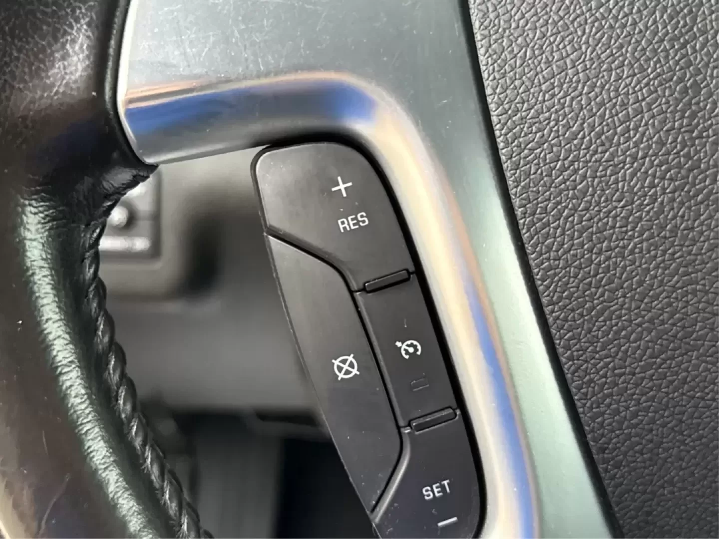2015 Chevrolet Traverse 1LT (1GNKVGKD4FJ) with an 3.6L V-6 gasoline direct injection engine, located at 1099 N County Rd 25A , Troy, OH, 45373, (937) 908-9800, 40.057079, -84.212883 - **Unleash Adventure with the 2015 Chevrolet Traverse at Advantage Car and Credit - Troy!**<br /> <br /> Are you ready to elevate your family adventures or tackle your daily commute with confidence and style? The 2015 Chevrolet Traverse, with its robust features and spacious design, is perfect for gr - Photo#16