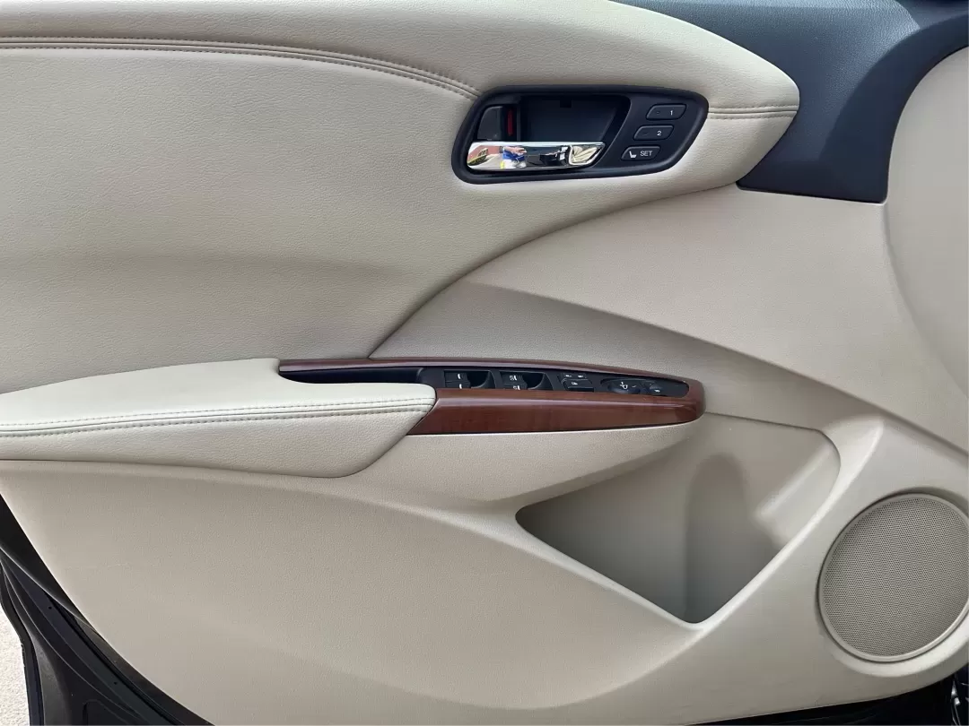 2014 Acura RDX Base (5J8TB3H39EL) with an Other engine, located at 880 E. National Road, Vandalia, OH, 45377, (937) 908-9800, 39.891918, -84.183594 - Unleash the perfect blend of comfort and versatility with the 2014 Acura RDX, a crossover that caters to both your daily grind and weekend adventures. Whether you're a growing family seeking spaciousness, a commuter looking for reliability, or a weekend warrior ready for road trips, this vehicle has - Photo#18