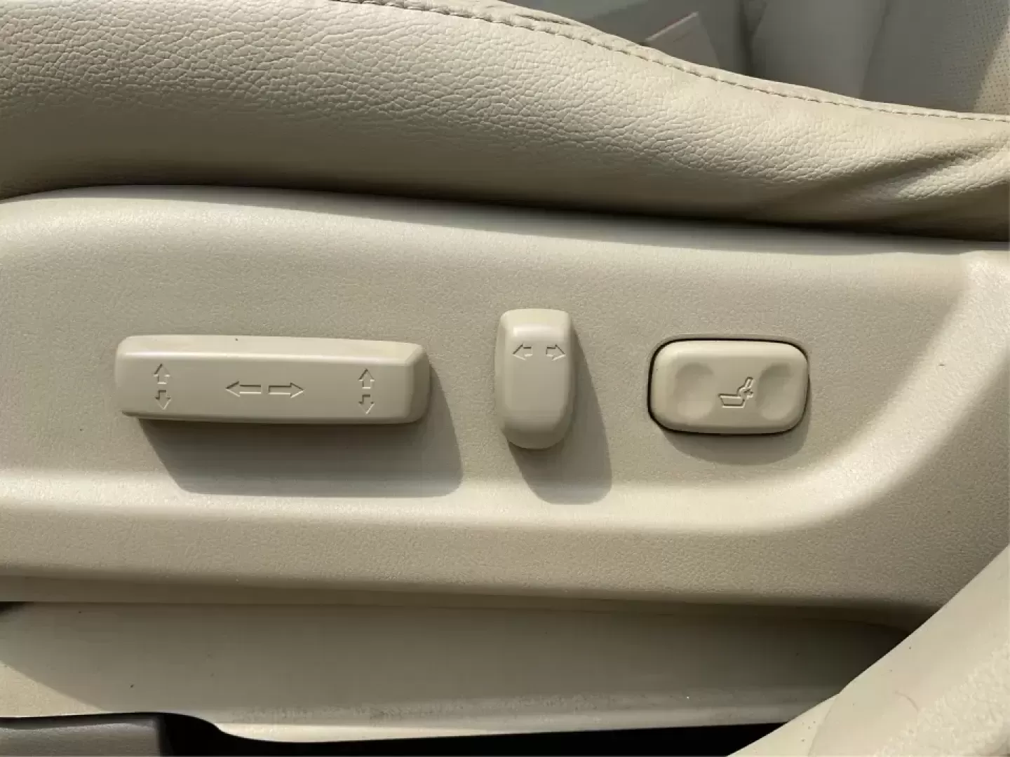 2014 Acura RDX 6-Spd AT (5J8TB3H39EL) with an 2.3L L4 DOHC 16V engine, 6-Speed Automatic transmission, located at 880 E. National Road, Vandalia, OH, 45377, (937) 908-9800, 39.891918, -84.183594 - Picture your next week: weekday commutes up I75, a quick run to the Dayton International Airport area, and a Saturday escape to Taylorsville MetroPark with room for gear, groceries, and friends. This 2014 Acura RDX Base in sleek Black is a smart fit for drivers who want upscale comfort in a practica - Photo#17
