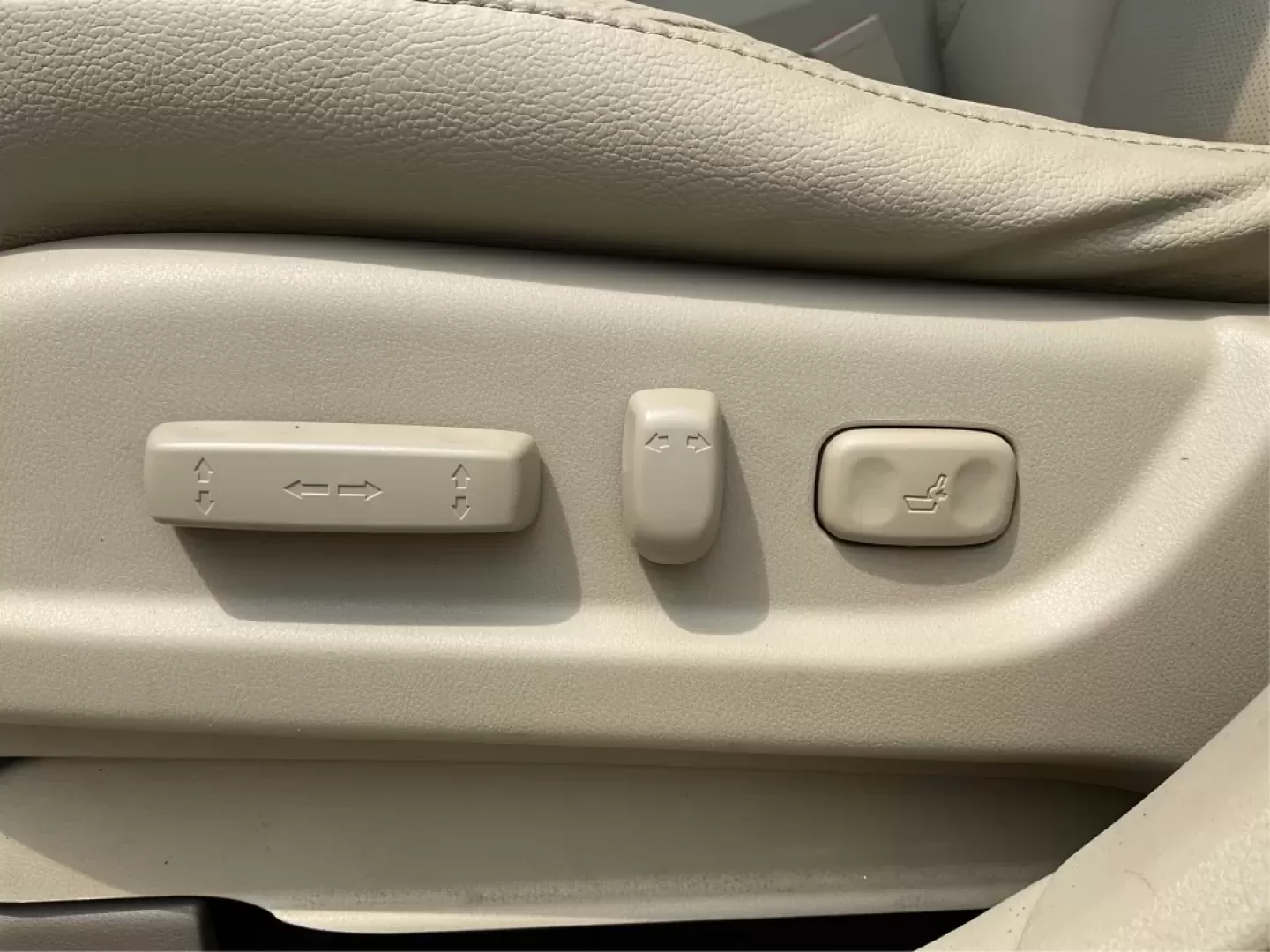 2014 Acura RDX Base (5J8TB3H39EL) with an Other engine, located at 8750 N County Rd 25A, Piqua, OH, 45356, (937) 908-9800, 40.164391, -84.232513 - Unleash the perfect blend of comfort and versatility with the 2014 Acura RDX, a crossover that caters to both your daily grind and weekend adventures. Whether you're a growing family seeking spaciousness, a commuter looking for reliability, or a weekend warrior ready for road trips, this vehicle has - Photo#17