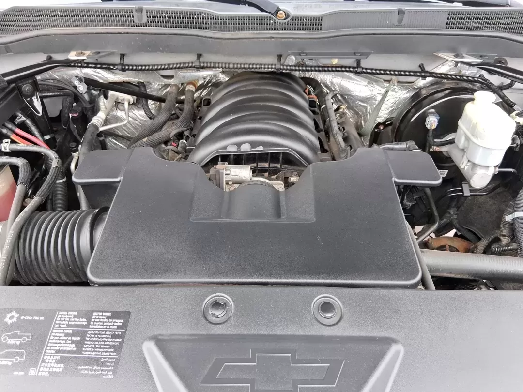 2015 Silver Chevrolet Silverado 1500 LT Double Cab 4WD (1GCVKREC6FZ) with an 5.3L V8 OHV 16V engine, 6-Speed Automatic transmission, located at 1951 S Dayton Lakeview Rd., New Carlisle, OH, 45344, (937) 908-9800, 39.890999, -84.050255 - Picture your next weekend: you've got a project list to tackle, a trailer to hook up, and a quick escape planned after work-maybe a run out toward Springfield or a backroad cruise near the Mad River. If you need a truck that fits real life in Clark County, this **2015 Chevrolet Silverado 1500 LT Dou - Photo#11