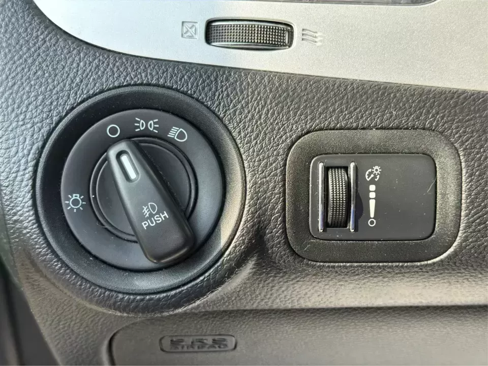 2015 Billet Silver Metallic CC Dodge Journey SXT (3C4PDCBG3FT) with an 3.6L V6 DOHC 24V engine, 6-Speed Automatic transmission, located at 8750 N County Rd 25A, Piqua, OH, 45356, (937) 908-9800, 40.164391, -84.232513 - Pack up the kids, cue up a road-trip playlist, and point the GPS toward your next weekend getaway-this 2015 Dodge Journey SXT is the kind of roomy, comfortable SUV that fits real life in West Central Ohio. Whether you're commuting up I75, running errands along N County Rd 25A, or heading toward down- Photo#17